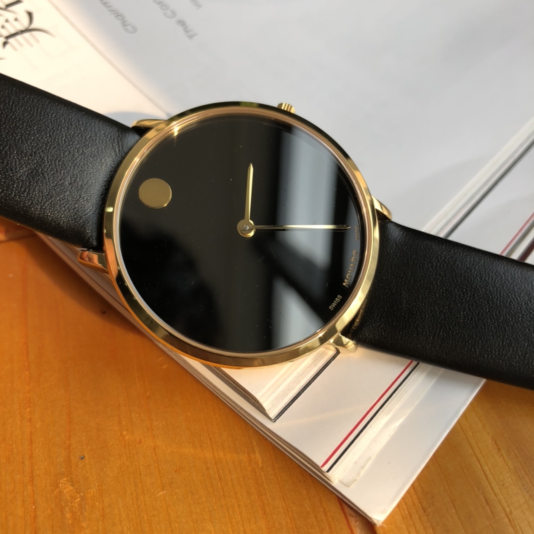 Часы Movado