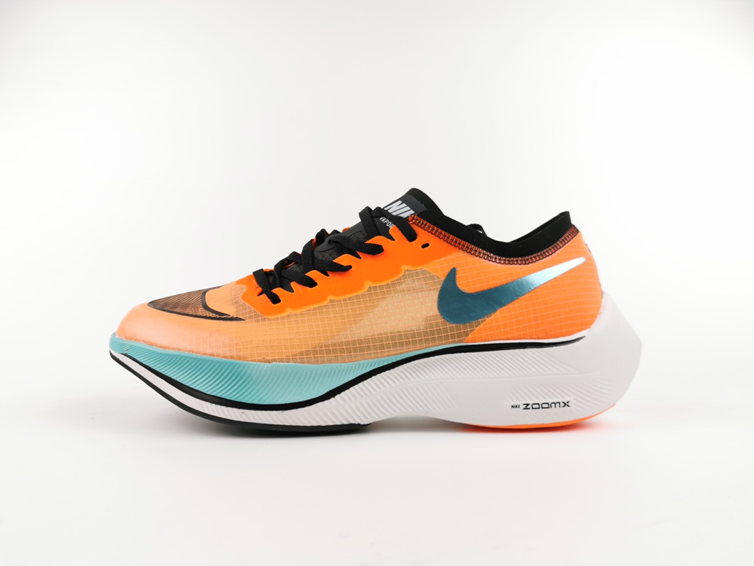 170 鸳鸯配色加持Nike ZoomX Vaporfly Next 除了标配的 Vaporweave 鞋面