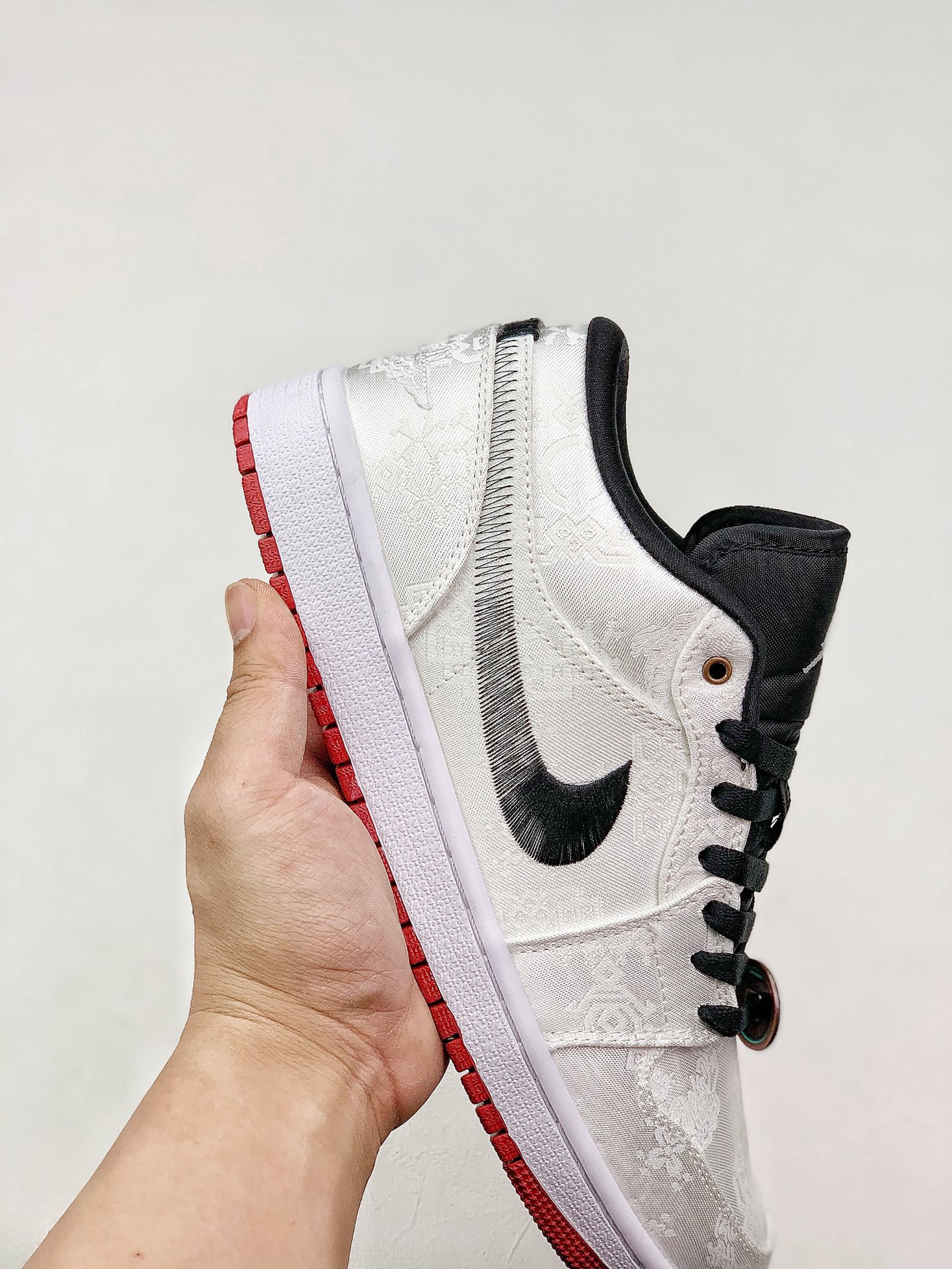 220 Air Jordan 1 Low   CU2804-100