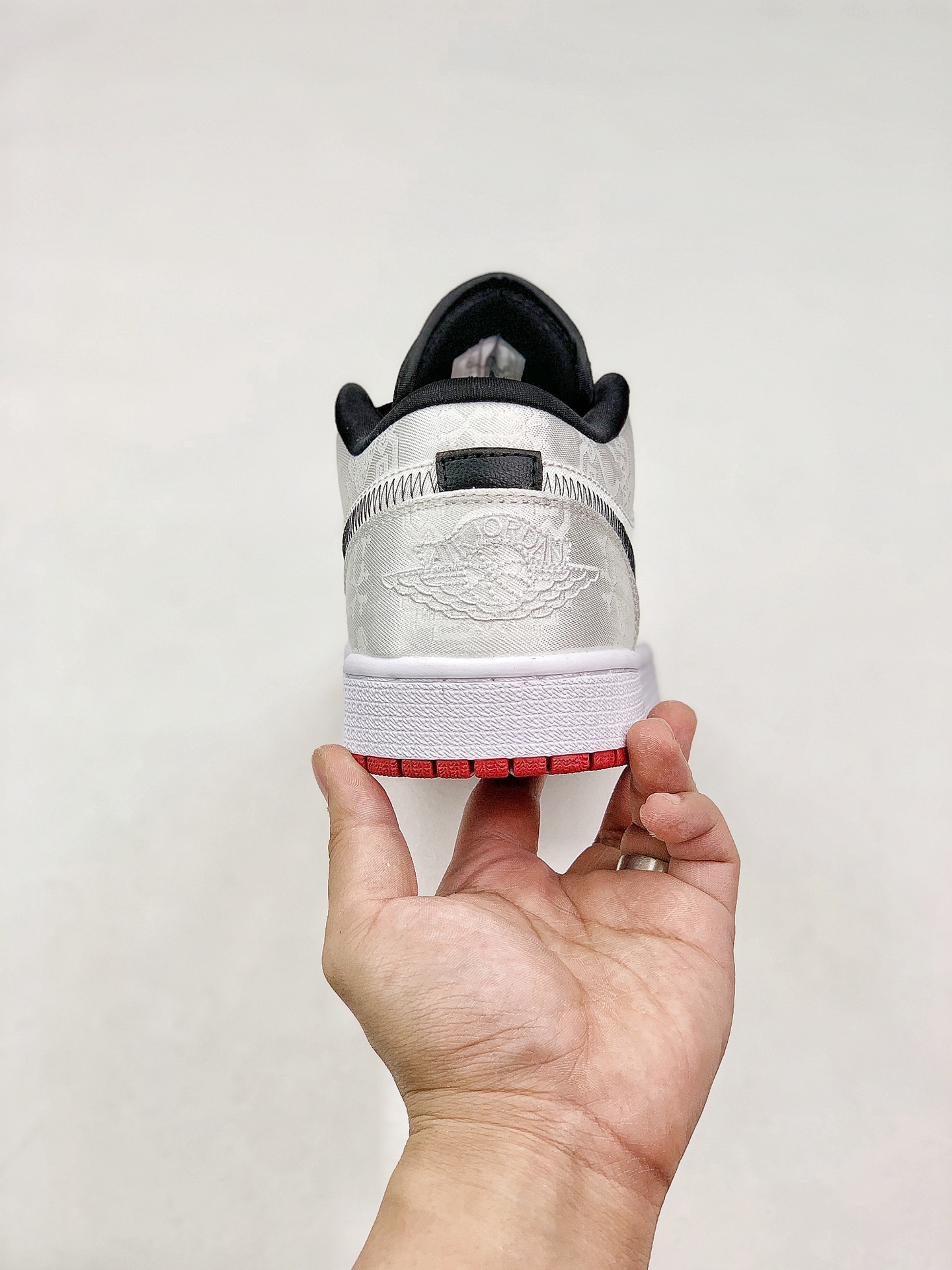 220 Air Jordan 1 Low   CU2804-100