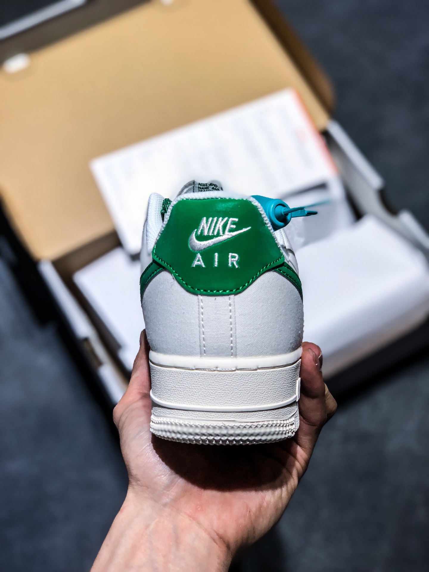 p190 海外专柜上线 国内无缘 Air Force 1 '07 反光布白绿满天星 315122-106