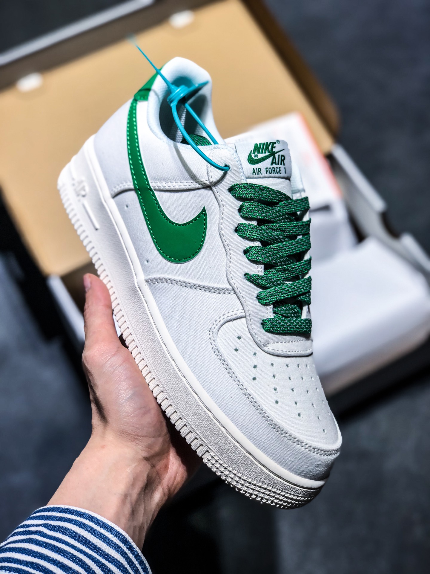 p190 海外专柜上线 国内无缘 Air Force 1 '07 反光布白绿满天星 315122-106