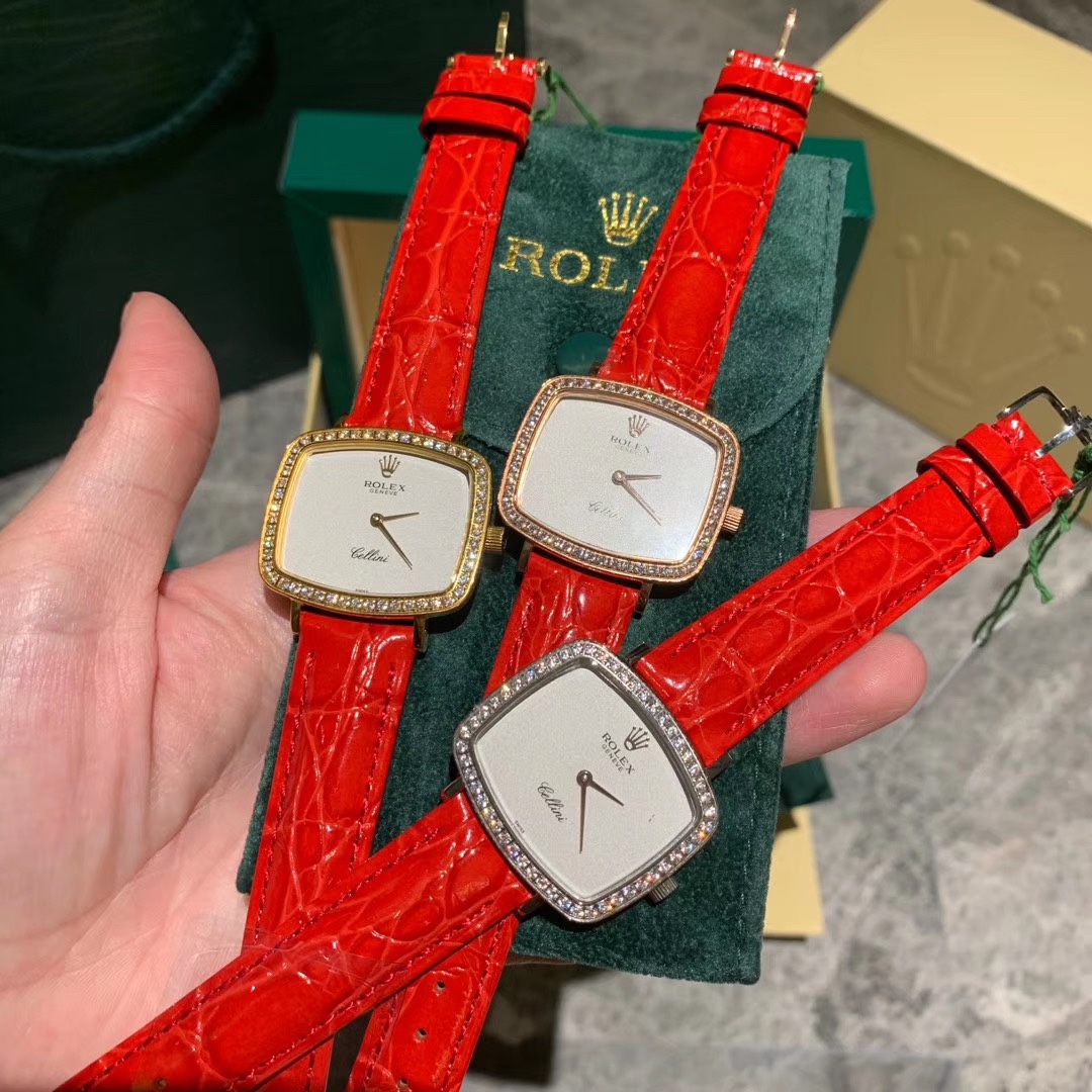 Rolex 最新劳力士采用知名 的设计将它重新呈现 品牌的三方联名创造了一个独特的系列 同时满足了手表和街头爱好者的高要求