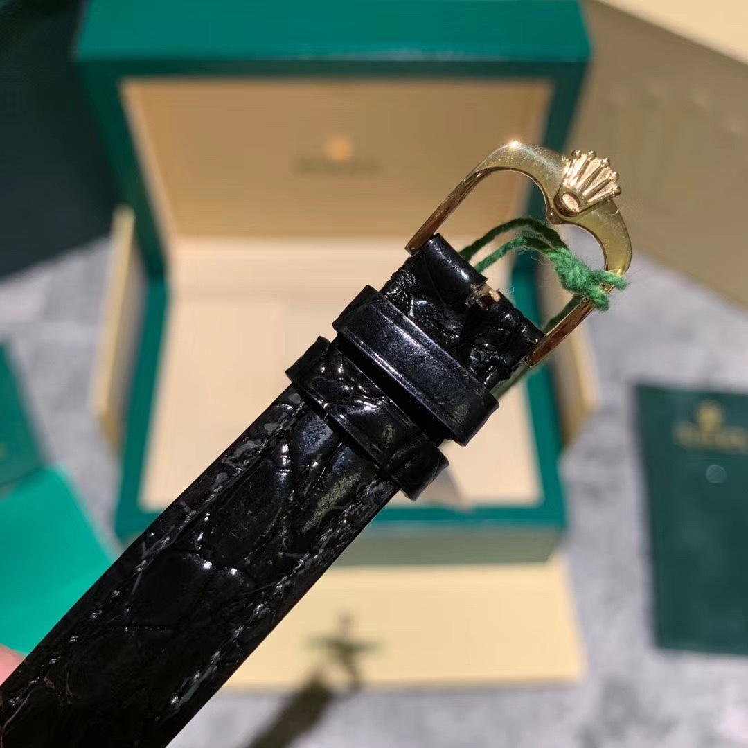 Rolex 最新劳力士采用知名 的设计将它重新呈现 品牌的三方联名创造了一个独特的系列 同时满足了手表和街头爱好者的高要求