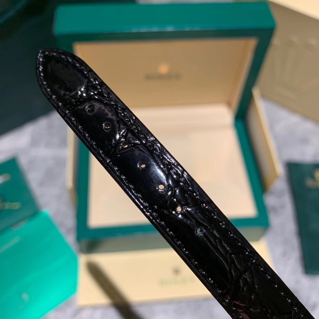 Rolex 最新劳力士采用知名 的设计将它重新呈现 品牌的三方联名创造了一个独特的系列 同时满足了手表和街头爱好者的高要求