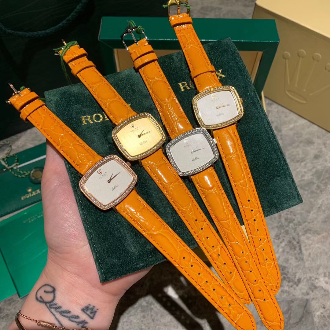 Rolex 最新劳力士采用知名 的设计将它重新呈现 品牌的三方联名创造了一个独特的系列 同时满足了手表和街头爱好者的高要求