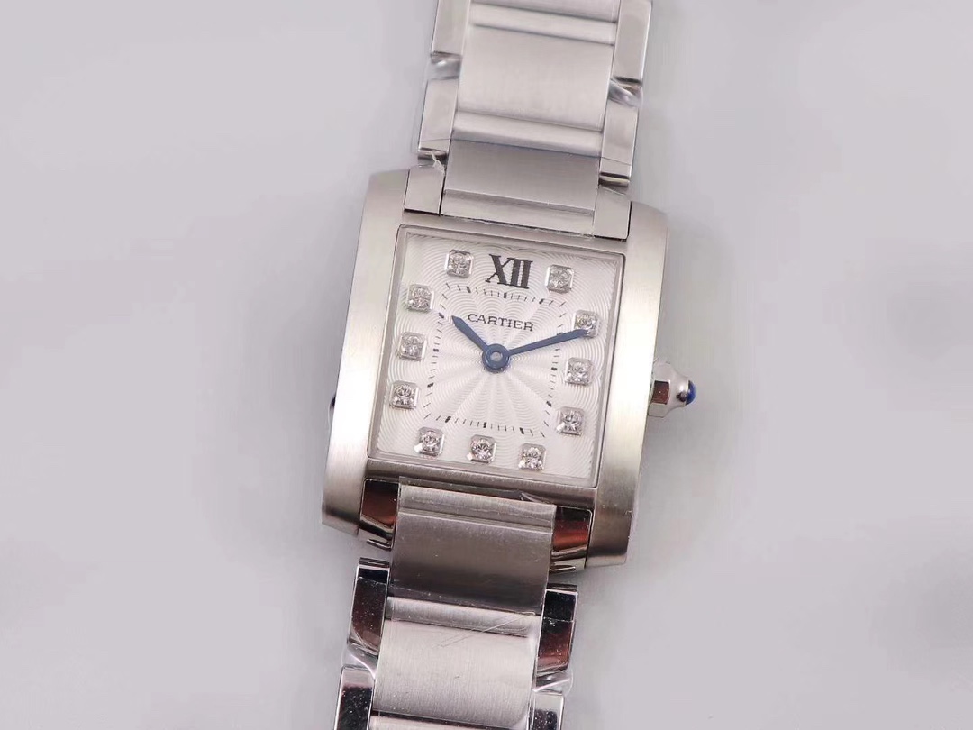 Cartier 卡Di亚法国坦克 尺寸～25.35*20.3mm