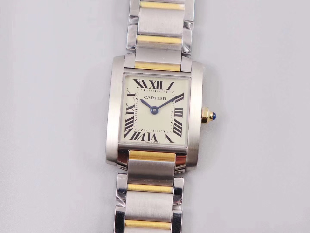 Cartier 卡Di亚法国坦克 尺寸～25.35*20.3mm