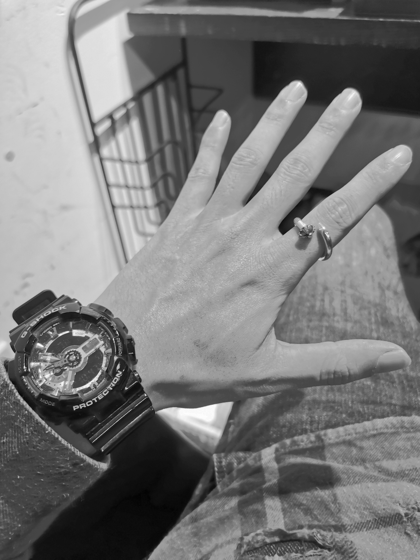 Chrome Hearts 开版 认准独家拍摄 （MZ）克罗心Chrome hearts 十字镶石圆头钉子戒指