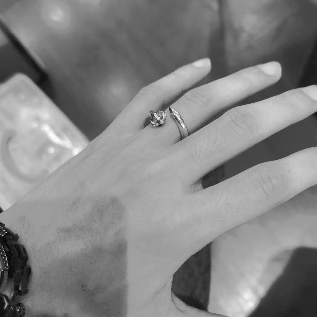 Chrome Hearts 开版 认准独家拍摄 （MZ）克罗心Chrome hearts 十字镶石圆头钉子戒指