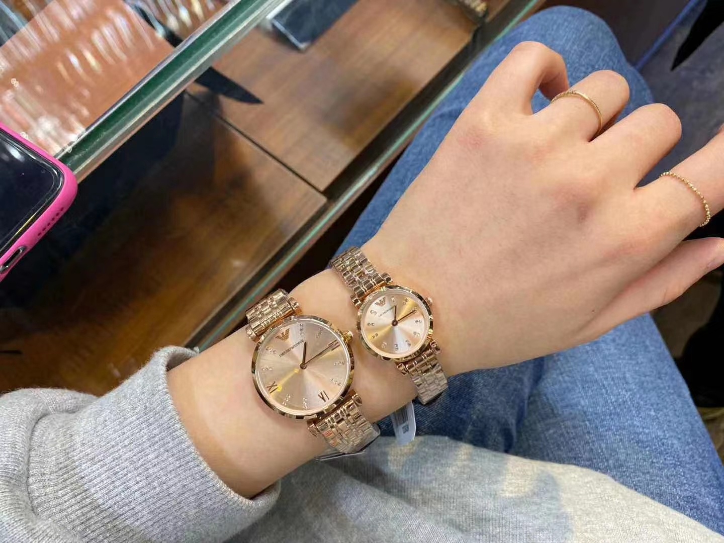 amani rose gold, in kind. males 40mm. females 32mm. two and a half stitches