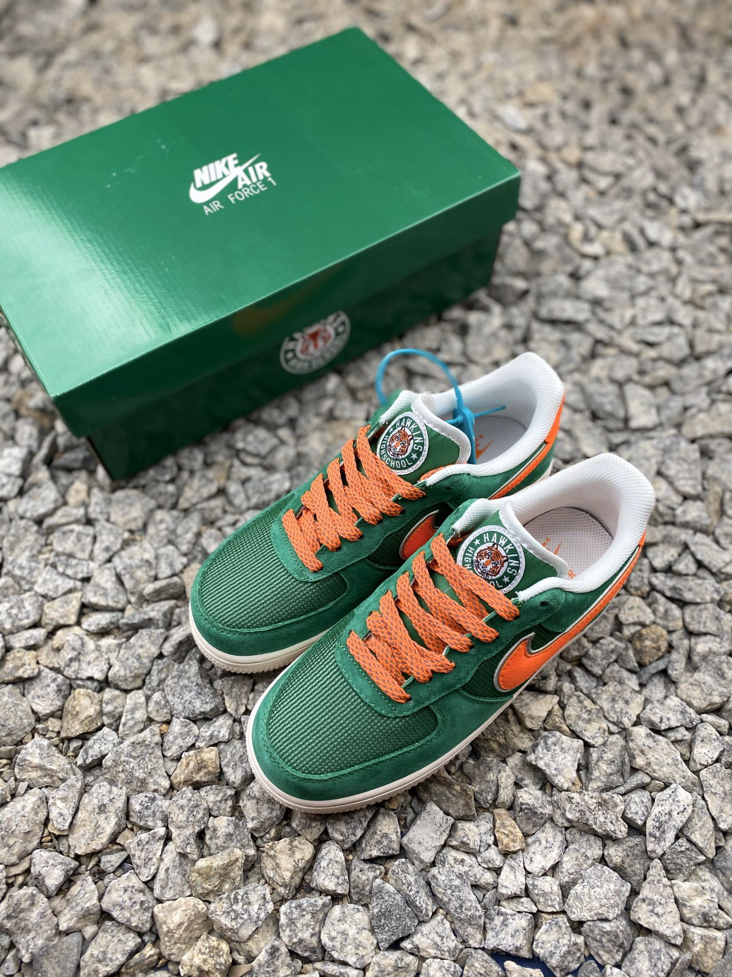 190 Stranger Things x Nike Air 1'07 Low ”Hawkins High”  怪奇物语联名空军一号低帮休闲板鞋  CU9225-300