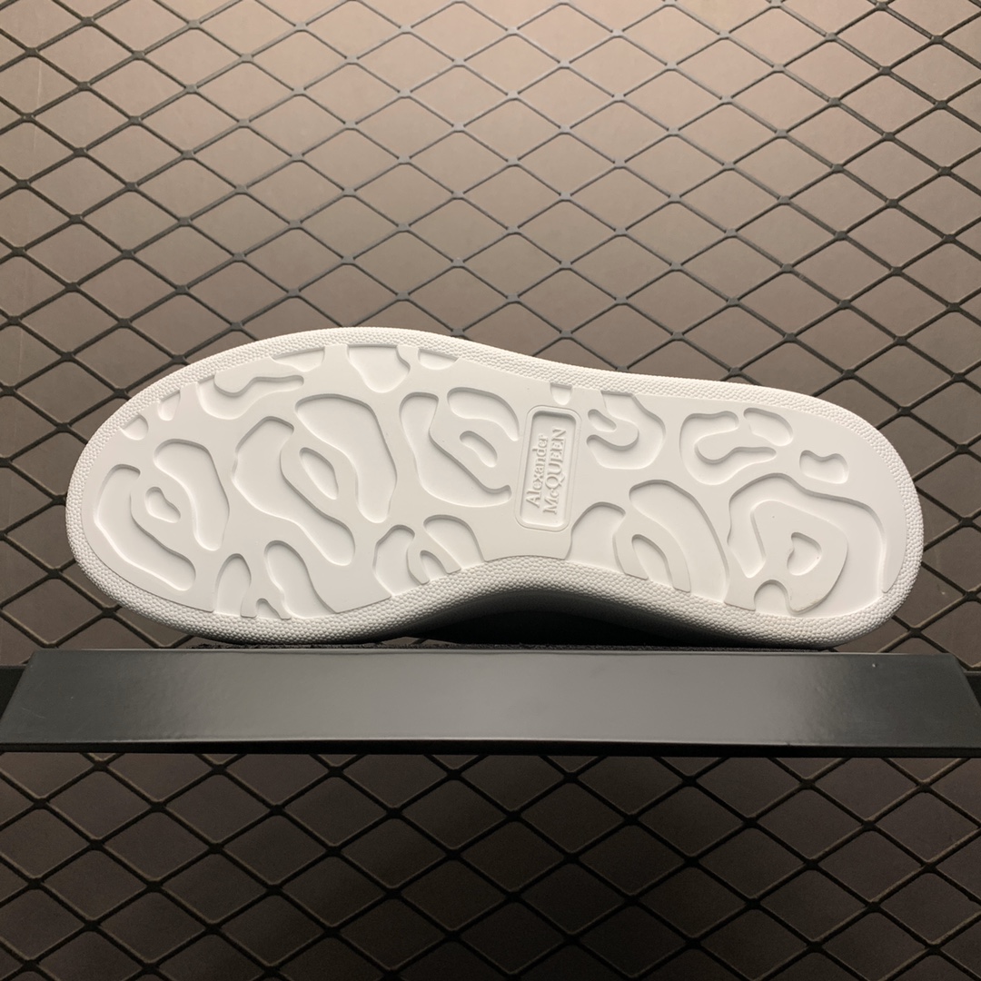 300 Alexander McQueen 麦昆2020早春最新款