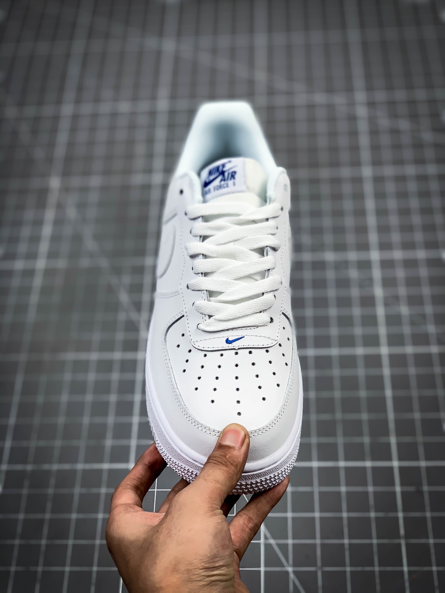 价格调整  p160 渠道原装头层补出 Air Force 1 “NBA Paris” NBA法国赛特别版本”巴黎”   CW2367-100