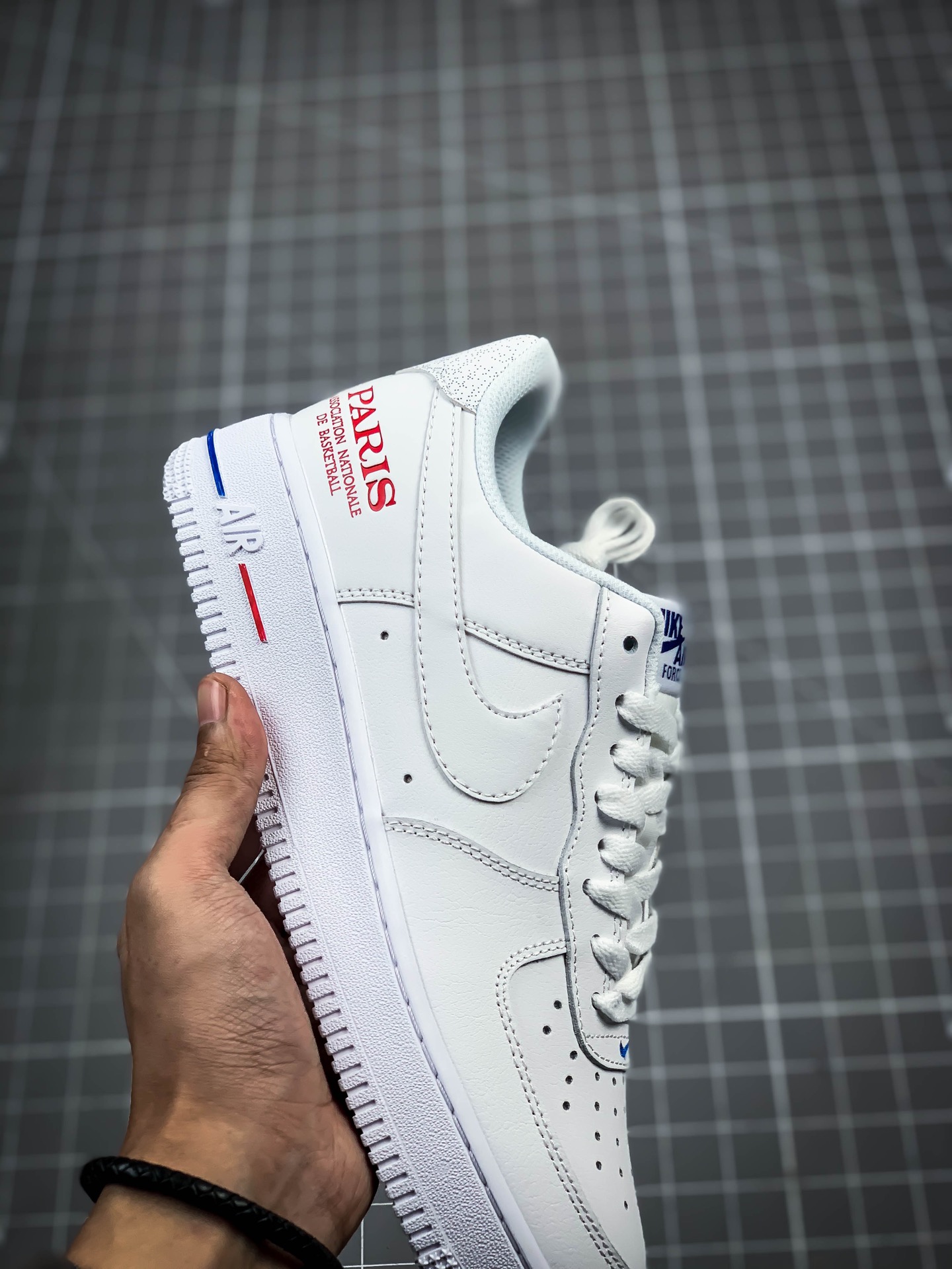 价格调整  p160 渠道原装头层补出 Air Force 1 “NBA Paris” NBA法国赛特别版本”巴黎”   CW2367-100