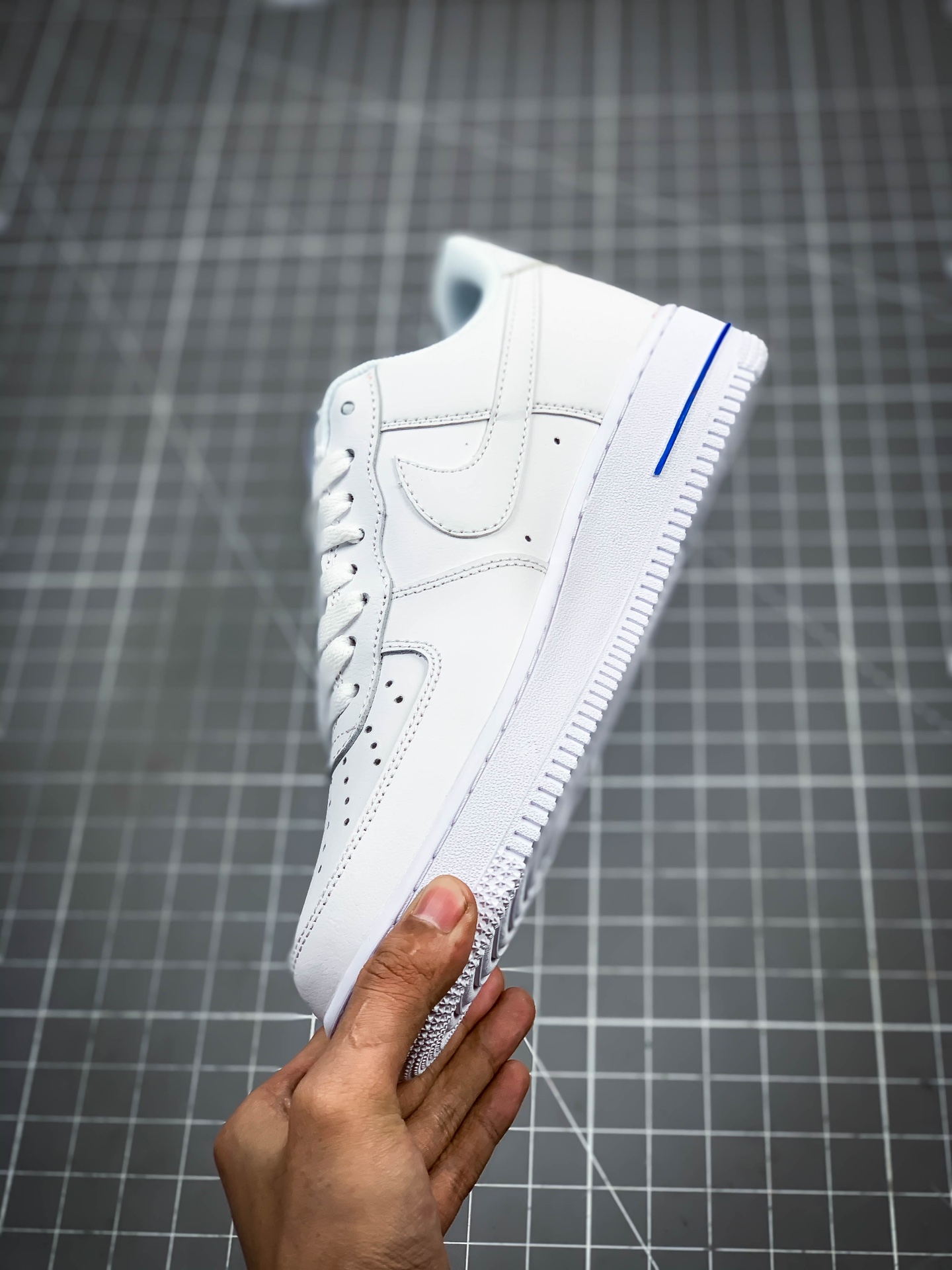 价格调整  p160 渠道原装头层补出 Air Force 1 “NBA Paris” NBA法国赛特别版本”巴黎”   CW2367-100