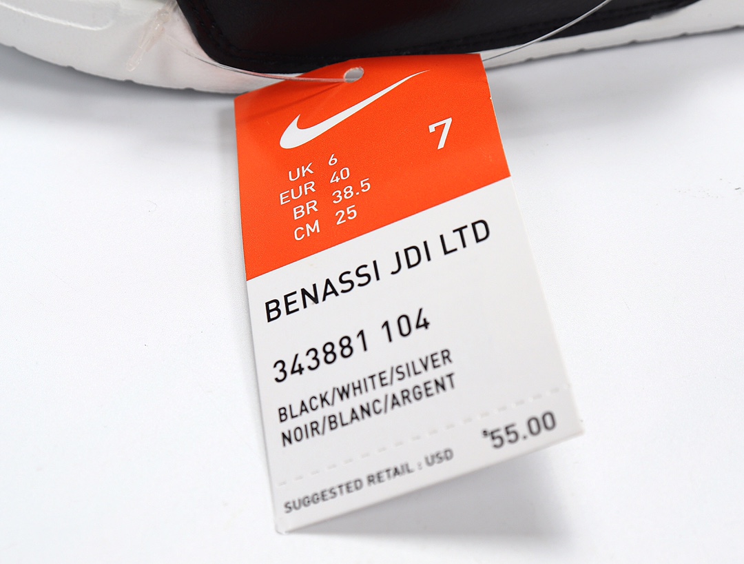 70 Nike Benassi JDI LTD 耐克一字拖 343881-104 白底 黑白拼接 银勾 GD权志龙同款夏季沙滩软底凉拖 小红书代购