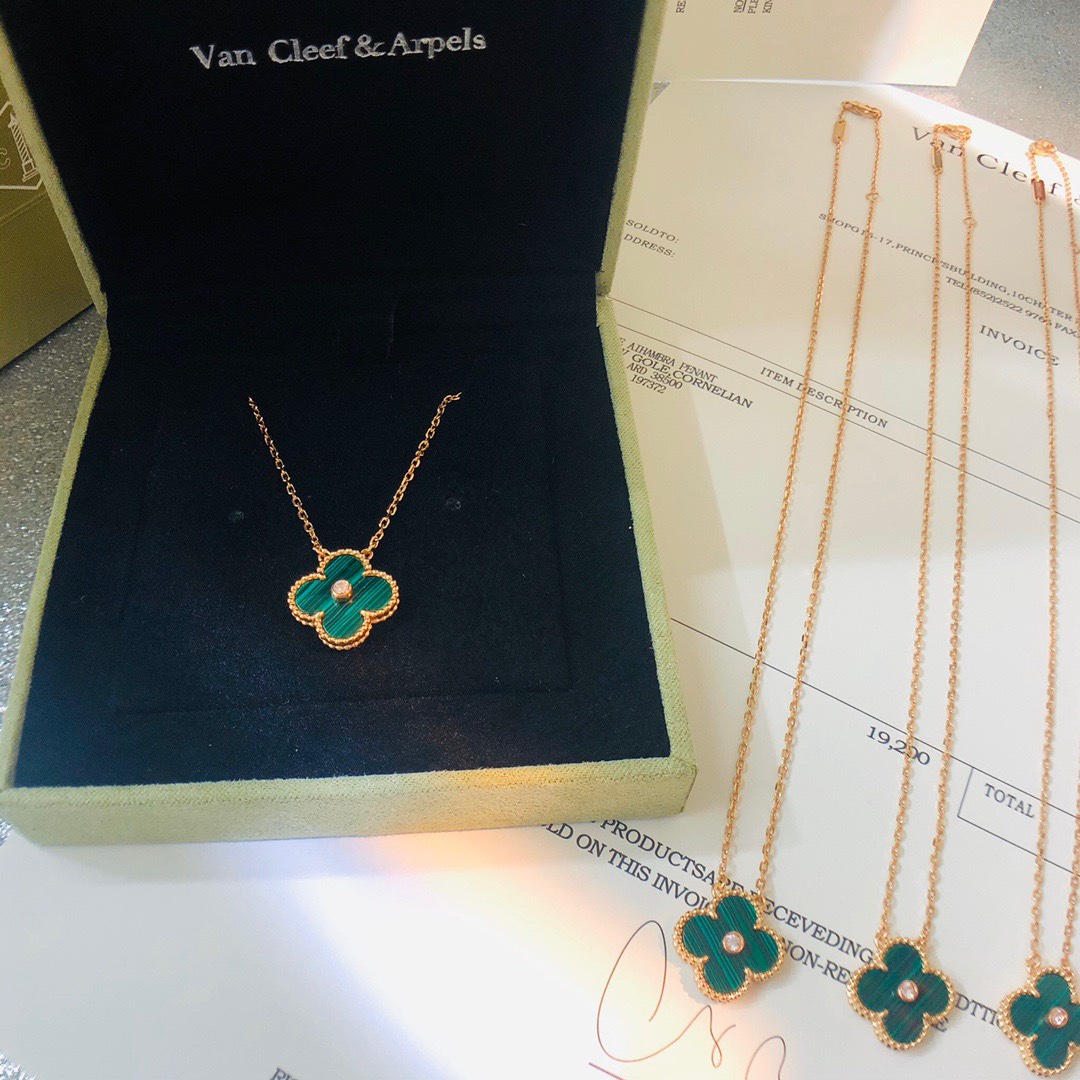 NO:580790,Van Cleef & Arpels vca four-leaf clover necklace material is high-end customized 925 sterling silver with thick gold plating, high-definition engraving, and the latest original diamond-shaped ◇ buckle at the counter!  ,Vac necklace,van cleef,necklace,pure silver19860909梵克雅宝 vca 四叶草 项链材质为高端定制925纯银镀厚金 高清刻字 专柜最新款原装菱形◇扣！,Vac项链,van cleef,necklace,pure silver,Jewelry