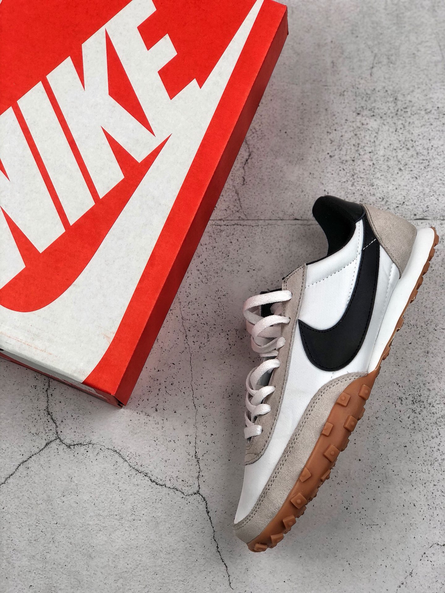 170 NIKE WAFFLE RACER 2 经典白黑 华夫饼干鞋底复古慢跑步鞋 CU9080-002 公司级做工