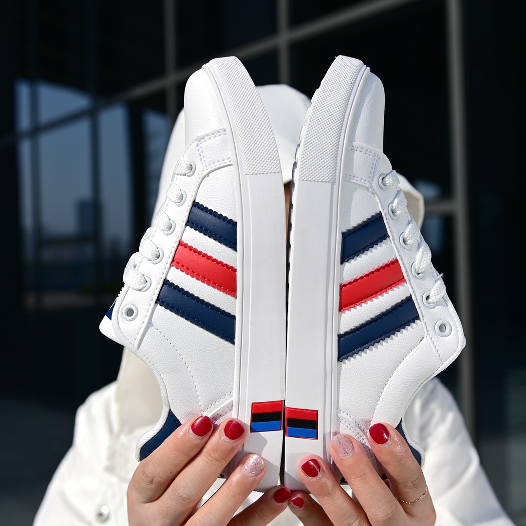 110 Adidas 阿迪达斯 休闲皮面 耐磨防滑减震 男子休闲百搭板鞋