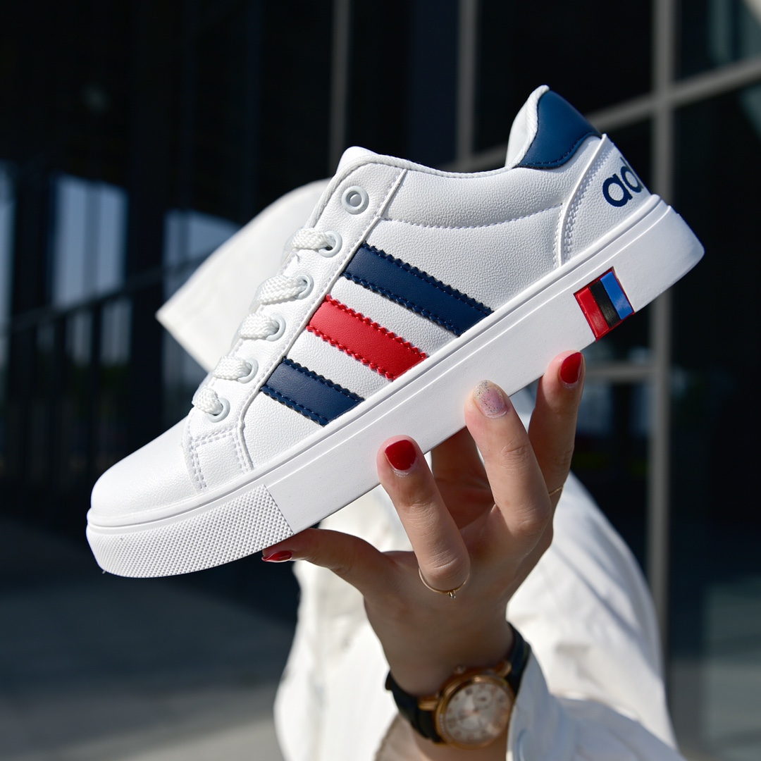 110 Adidas 阿迪达斯 休闲皮面 耐磨防滑减震 男子休闲百搭板鞋