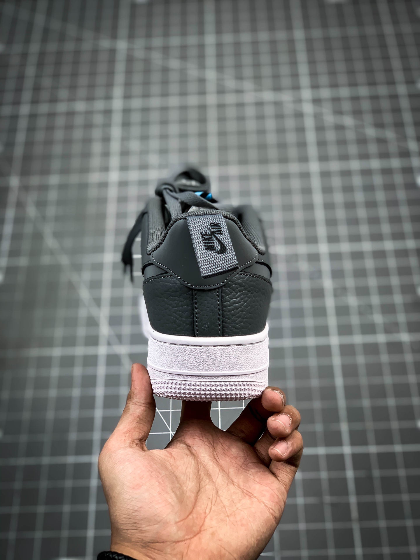 p220 公司级Air Force 1 Low ’07 空军一号低百帮 搭休闲运板动鞋CV3039-001
