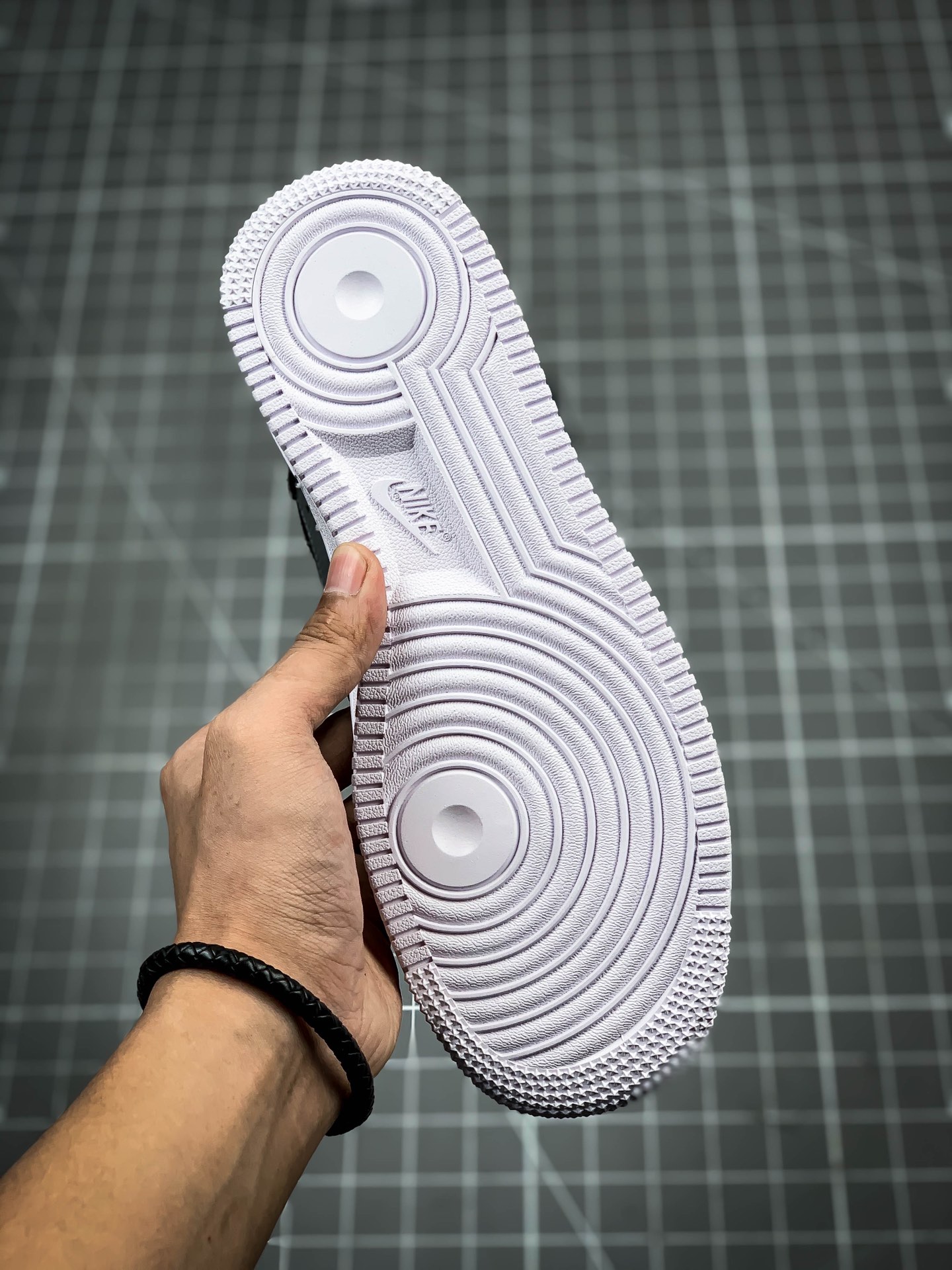 p220 公司级Air Force 1 Low ’07 空军一号低百帮 搭休闲运板动鞋CV3039-001