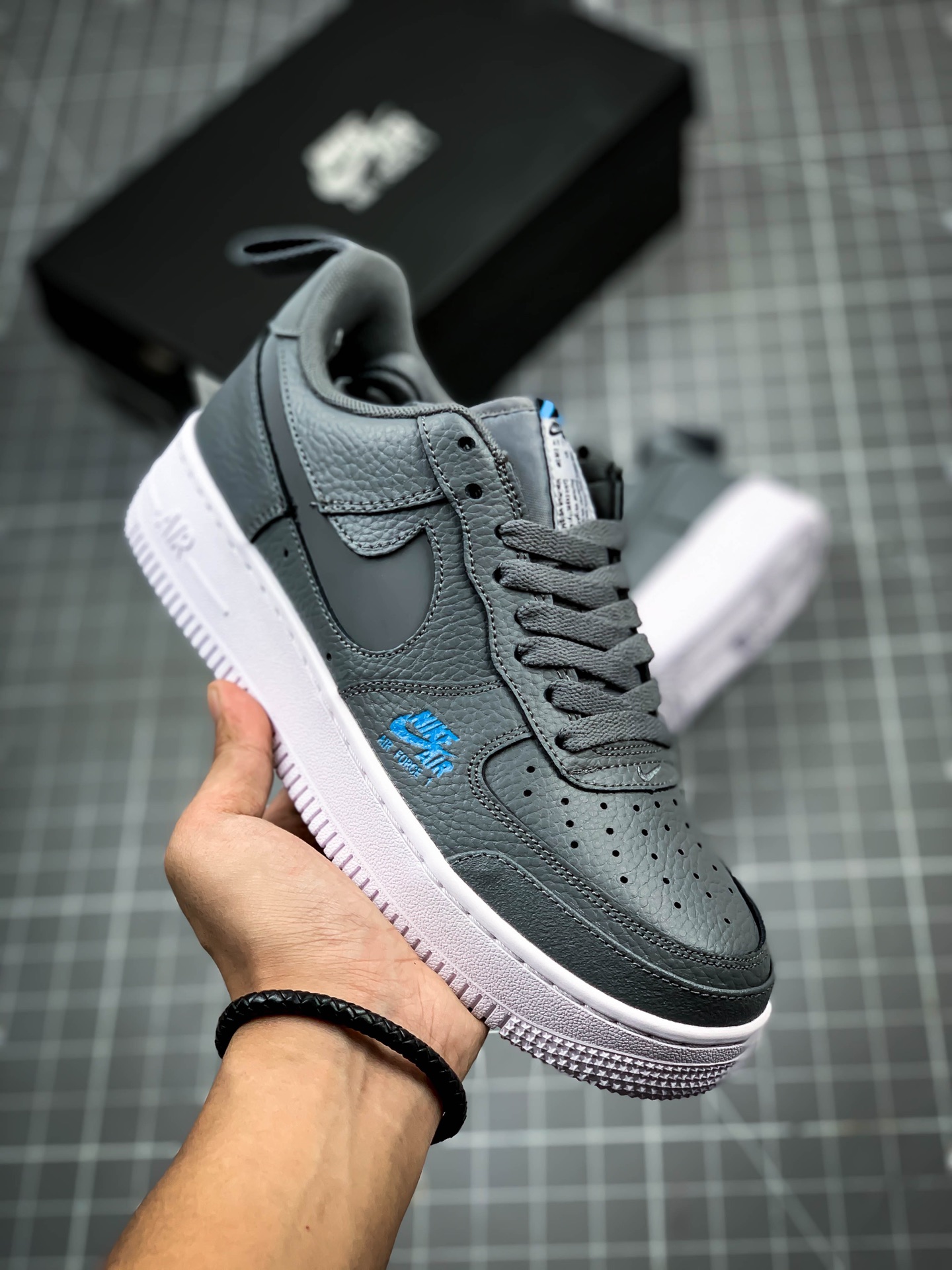 p220 公司级Air Force 1 Low ’07 空军一号低百帮 搭休闲运板动鞋CV3039-001