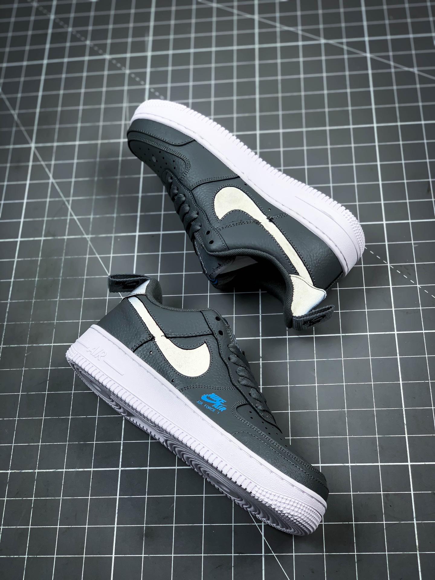 p220 公司级Air Force 1 Low ’07 空军一号低百帮 搭休闲运板动鞋CV3039-001