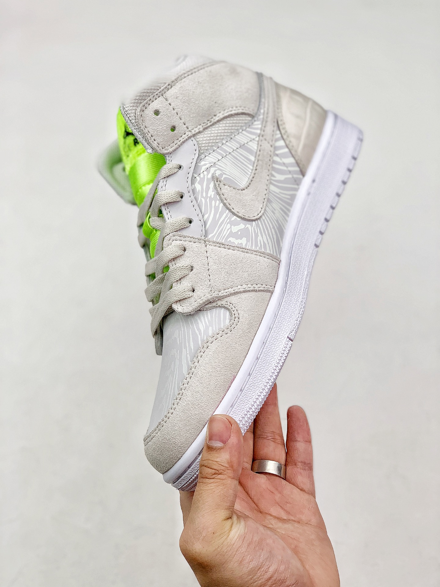 280 Air Jordan 1 Mid 全新配色  CV3018-001