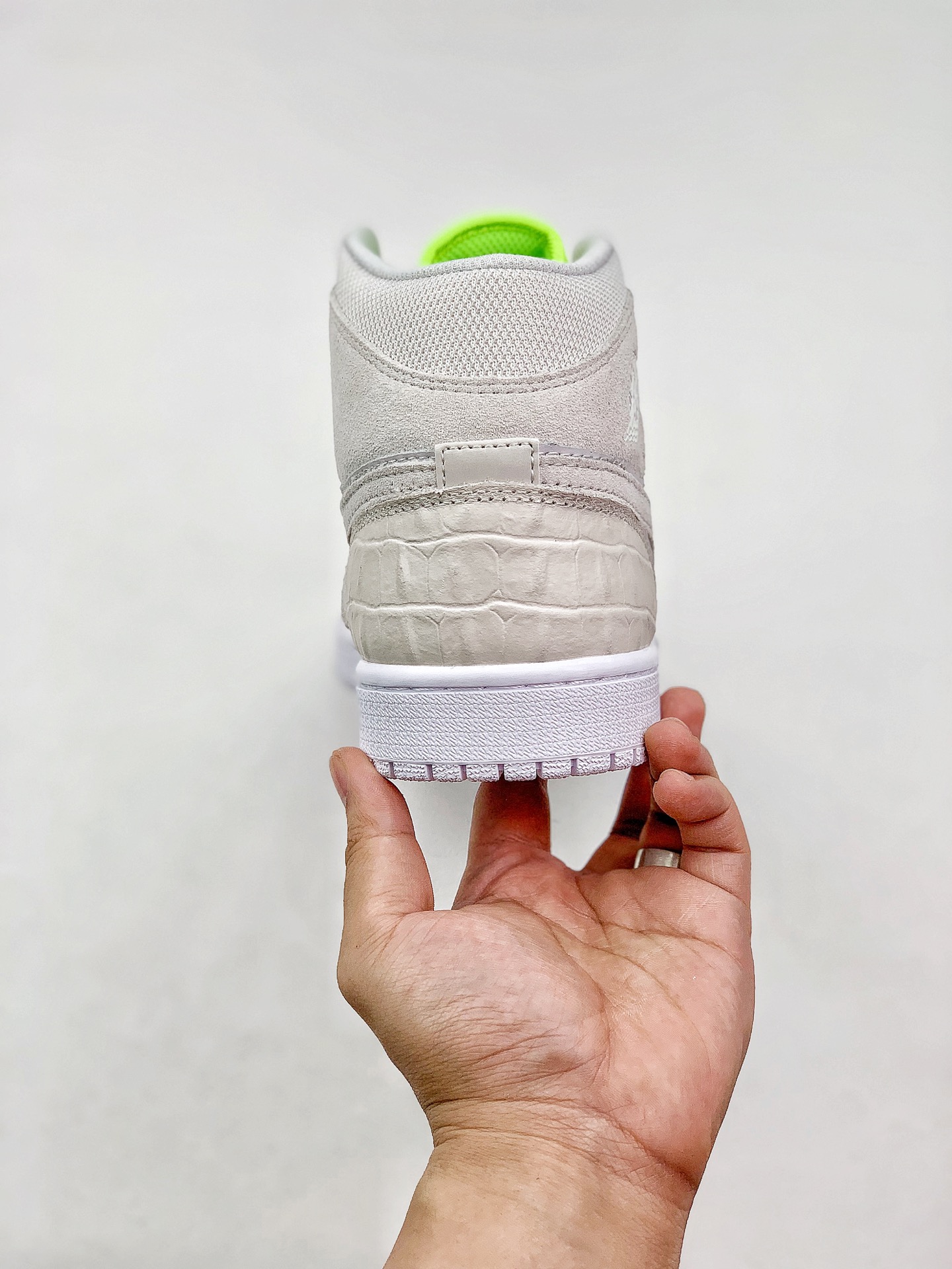 280 Air Jordan 1 Mid 全新配色  CV3018-001