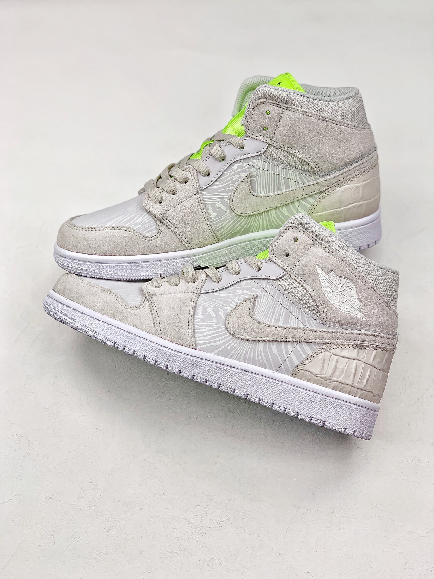 280 Air Jordan 1 Mid 全新配色  CV3018-001