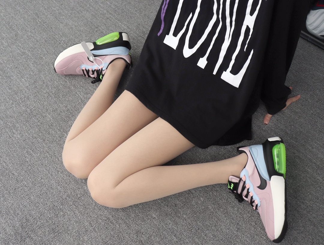 190 Nike Air Max Verona 半掌气垫 邓紫棋同款 CI9842-500 粉蓝绿  模特上脚图