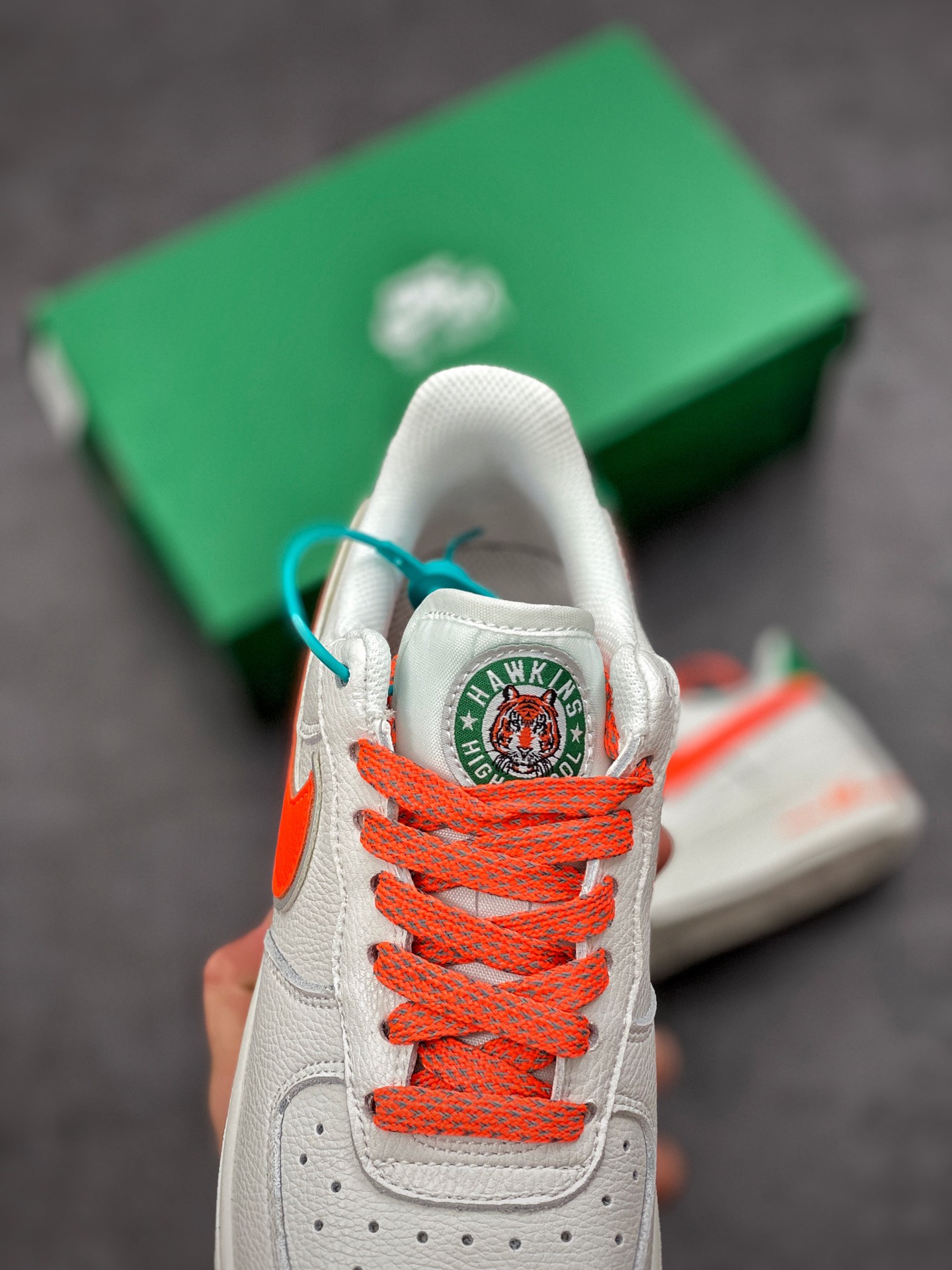 190 Stranger Things x Nike Air Force 1 怪奇物语联名空军一号低帮运动休闲板鞋 CU9225-600