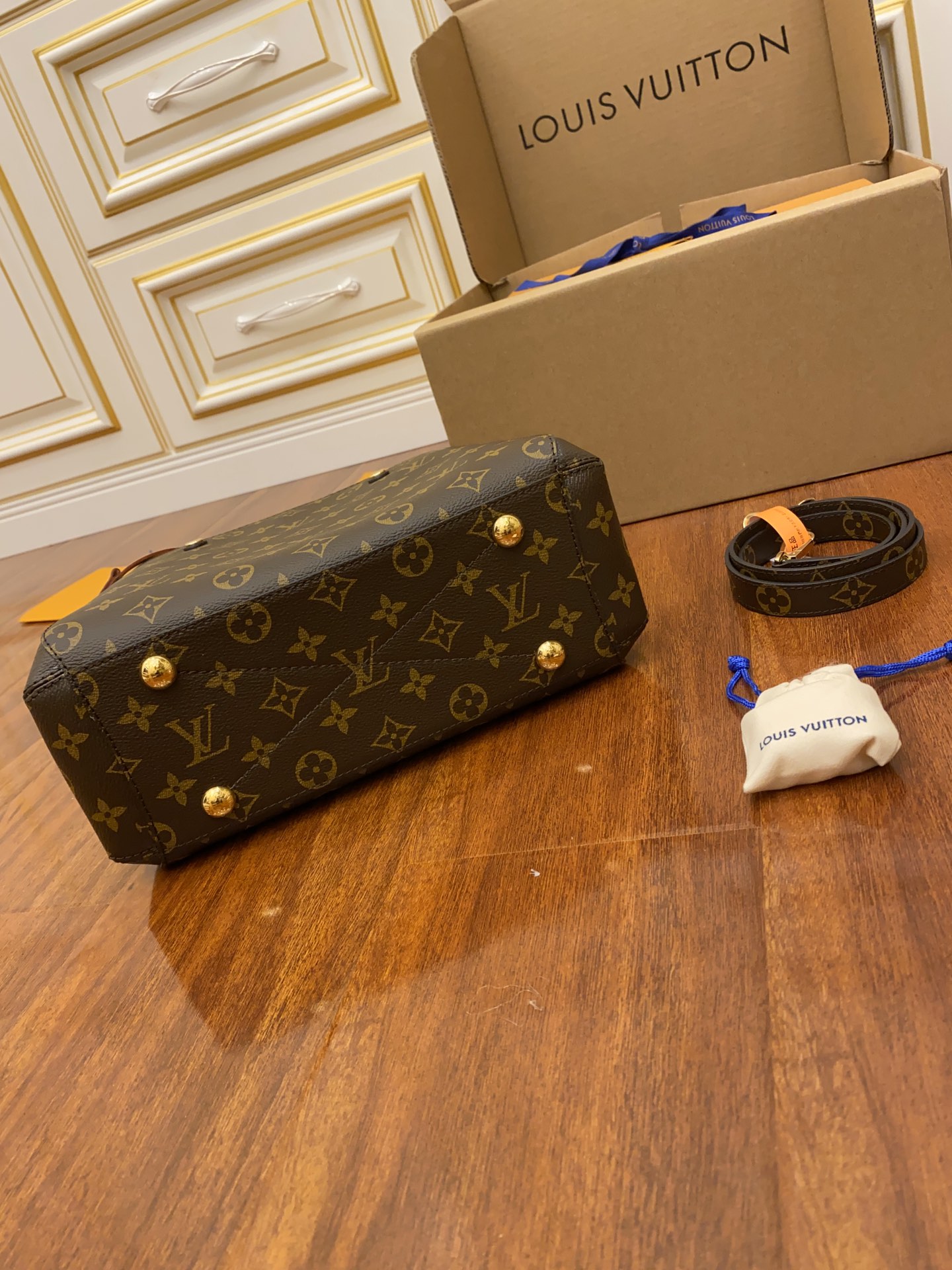 Louis Vuitton LV Montaigne BB 蒙田包 M41055