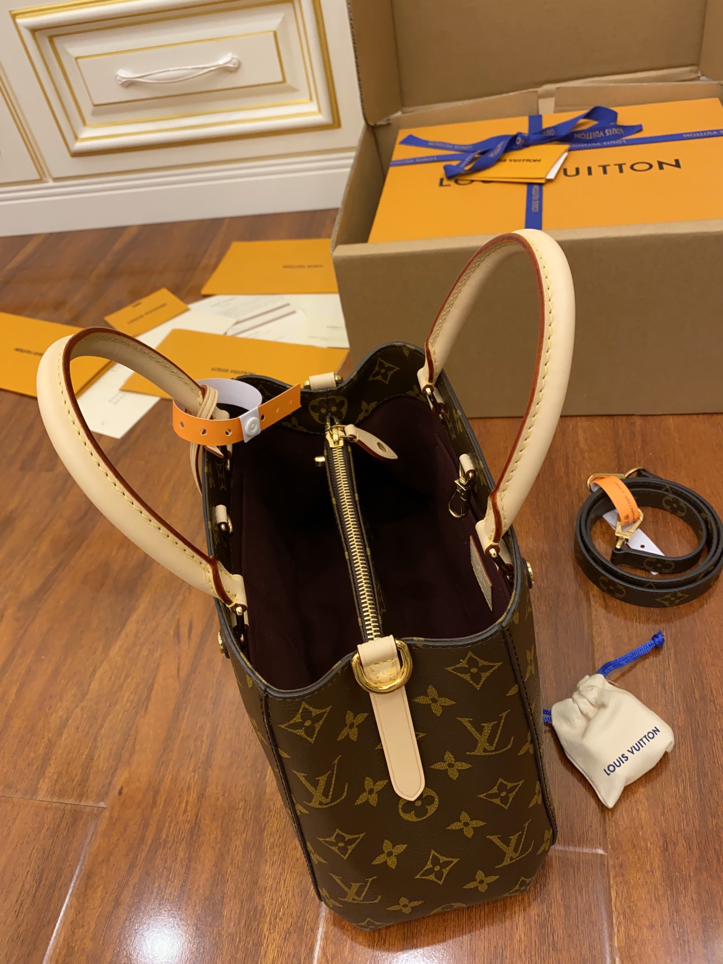 Louis Vuitton LV Montaigne BB 蒙田包 M41055
