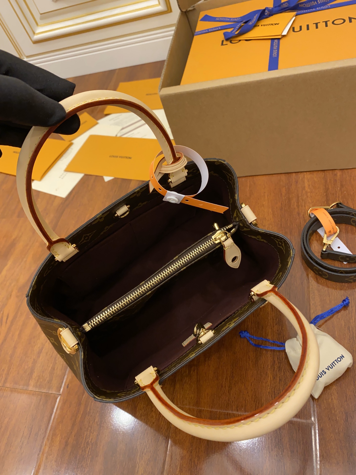 Louis Vuitton LV Montaigne BB 蒙田包 M41055