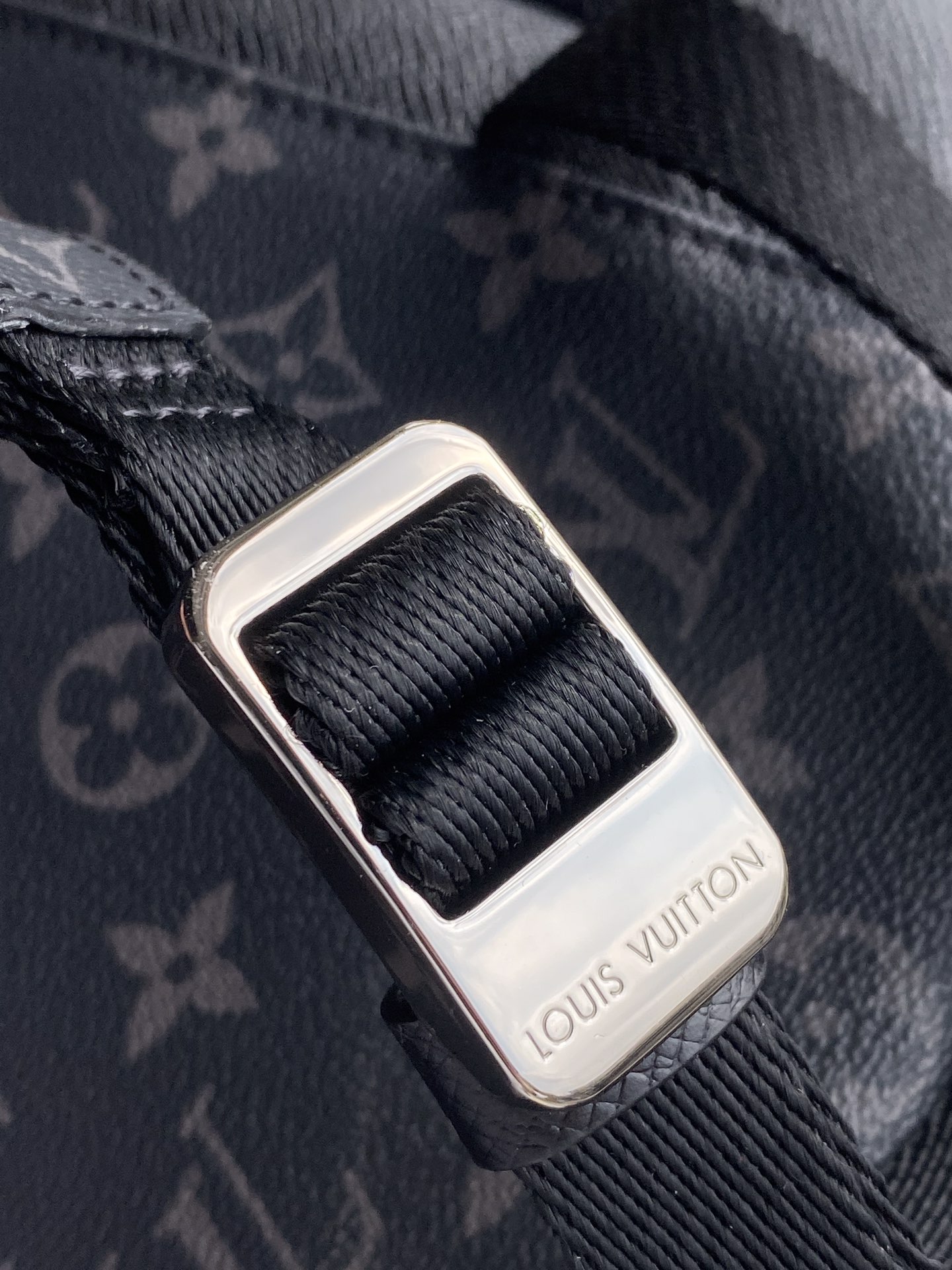 Louis Vuitton LV Outdoor 双肩包 M30417黑色