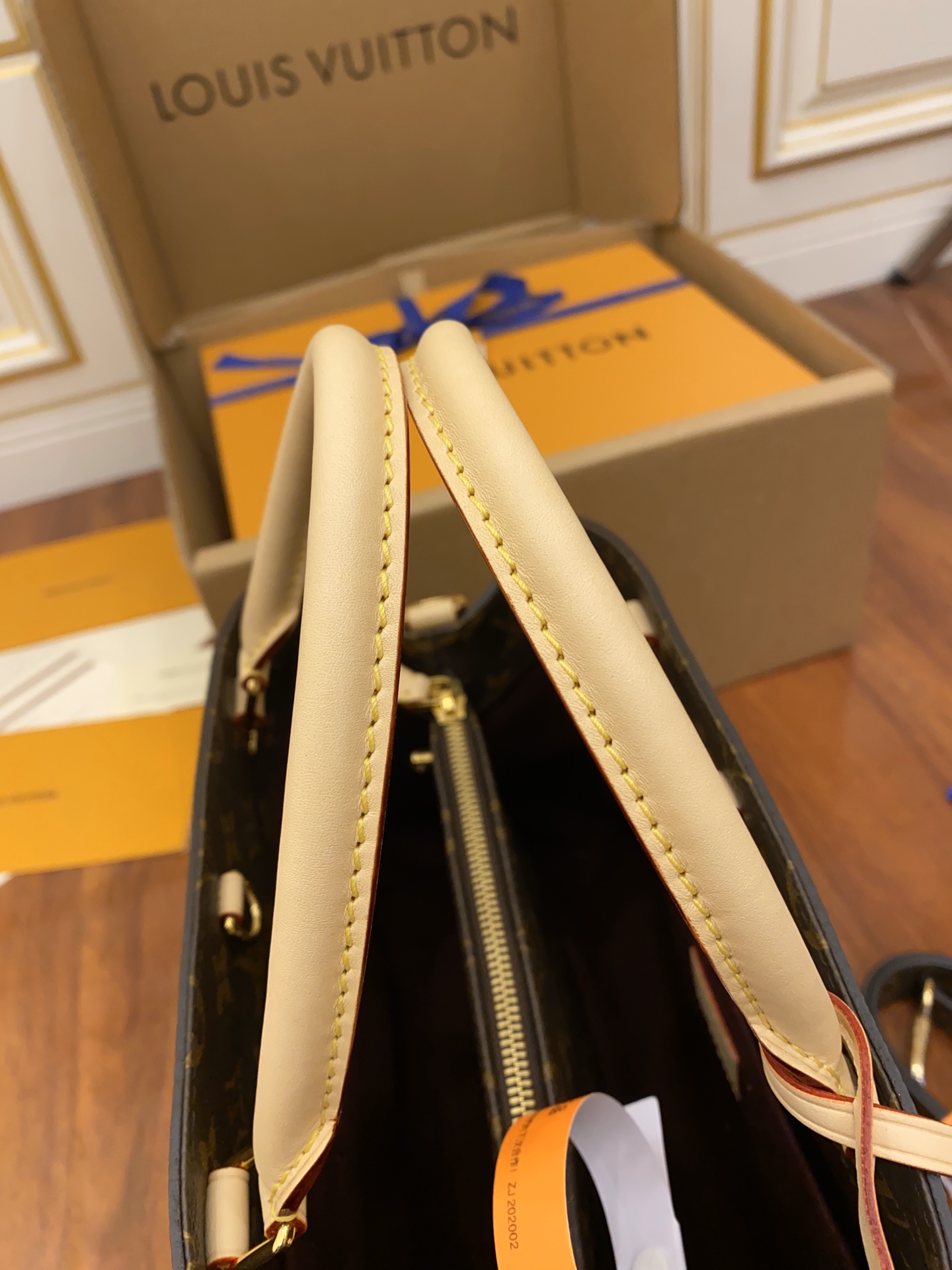 Louis Vuitton LV Montaigne MM 蒙田包 M41056