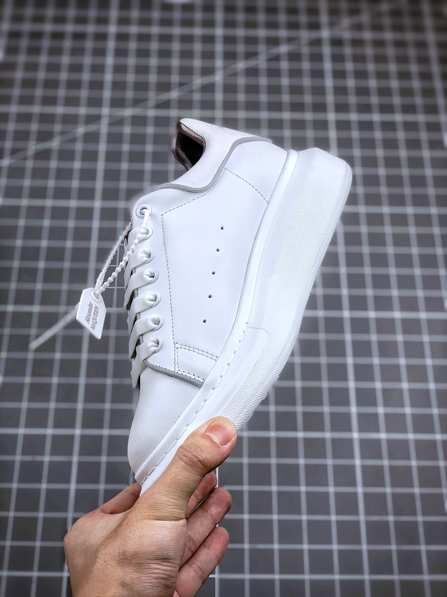 280 原装白盒顶级复刻版本 官网同步 Alexander McQueen麦昆反光尾-莆田鞋,莆田鞋货源,高仿鞋,高仿鞋货源,安福档口,莆田高仿鞋,莆田鞋批发,高仿鞋批发,莆田高仿运动鞋,高仿运动鞋,莆田运动鞋 280 原装白盒顶级复刻版本 官网同步 Alexander McQueen麦昆反光尾