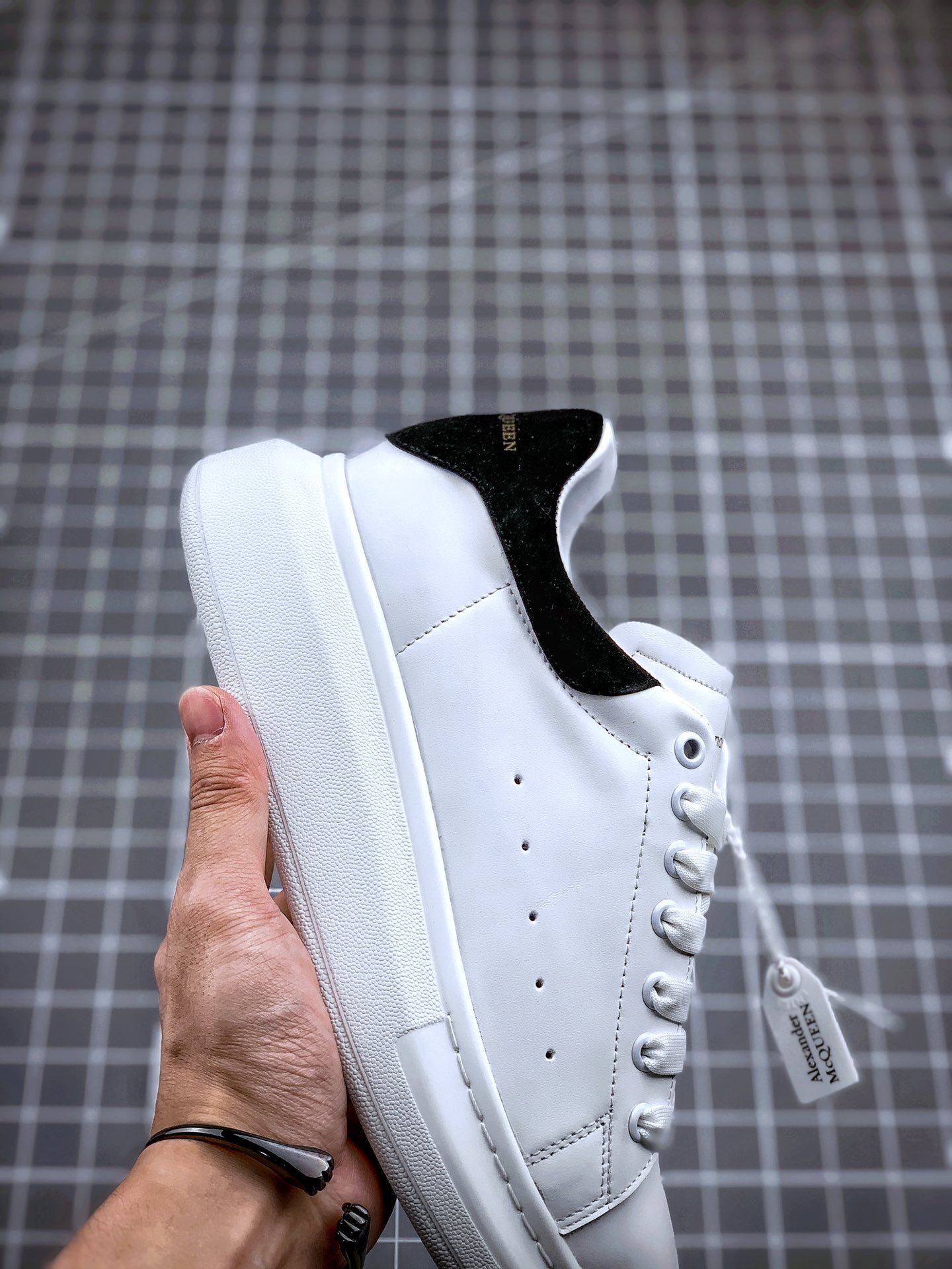 280 原装白盒顶级复刻版本 官网同步 Alexander McQueen麦昆 磨砂黑尾-莆田鞋,莆田鞋货源,高仿鞋,高仿鞋货源,安福档口,莆田高仿鞋,莆田鞋批发,高仿鞋批发,莆田高仿运动鞋,高仿运动鞋,莆田运动鞋 280 原装白盒顶级复刻版本 官网同步 Alexander McQueen麦昆 磨砂黑尾