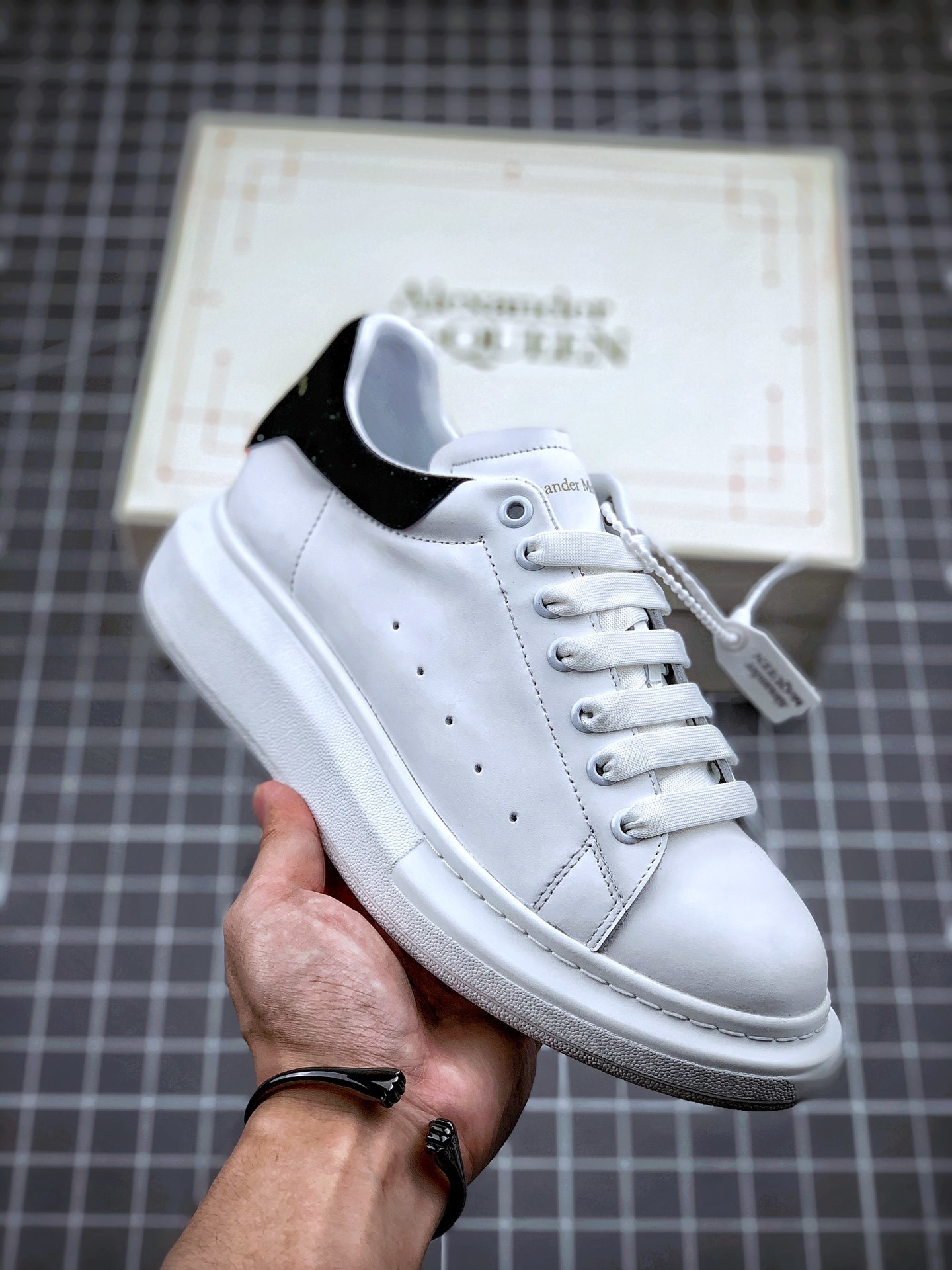 280 原装白盒顶级复刻版本 官网同步 Alexander McQueen麦昆 磨砂黑尾-莆田鞋,莆田鞋货源,高仿鞋,高仿鞋货源,安福档口,莆田高仿鞋,莆田鞋批发,高仿鞋批发,莆田高仿运动鞋,高仿运动鞋,莆田运动鞋 280 原装白盒顶级复刻版本 官网同步 Alexander McQueen麦昆 磨砂黑尾