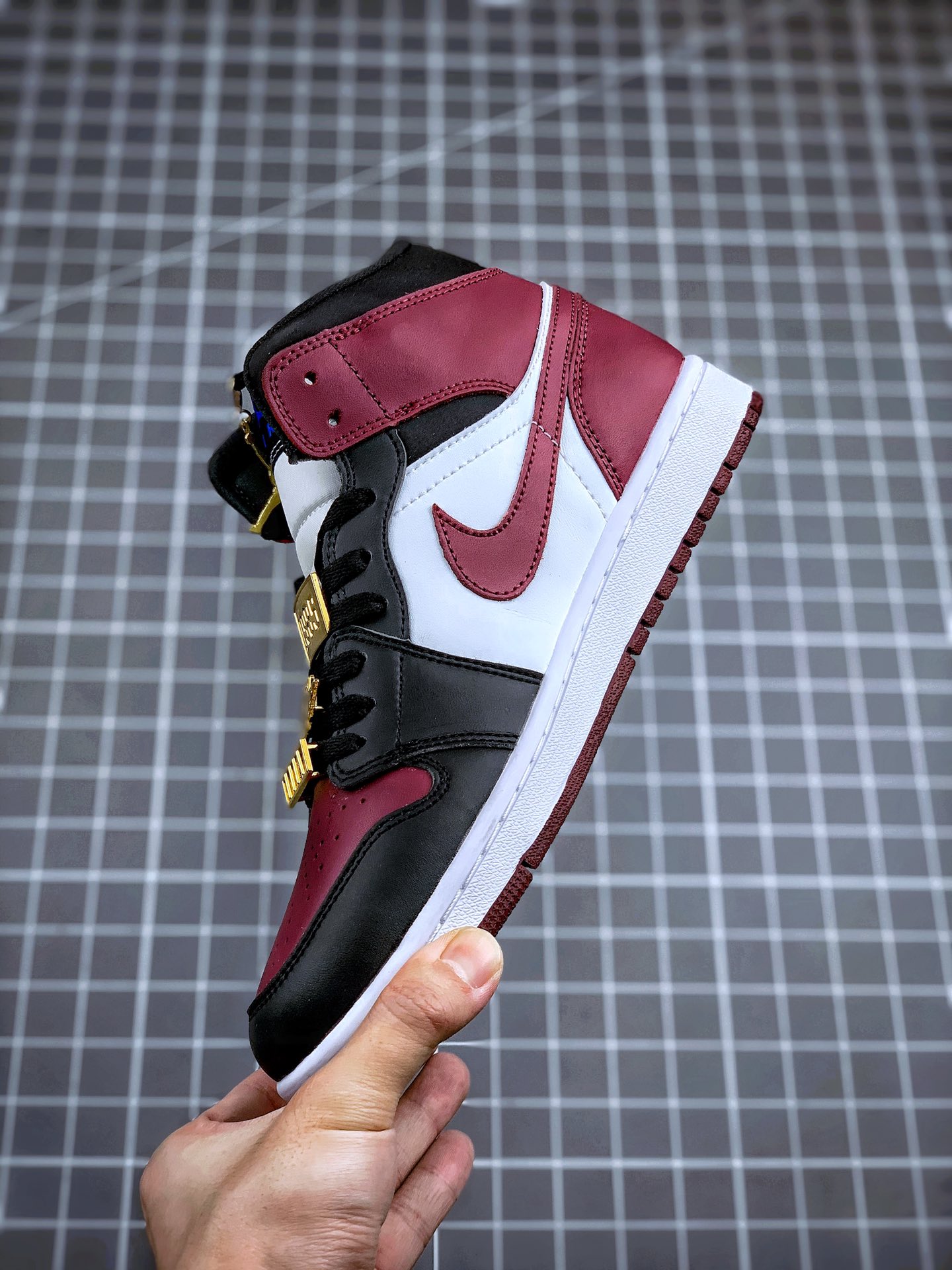 280 Air Jordan 1 Mid 1985酒红