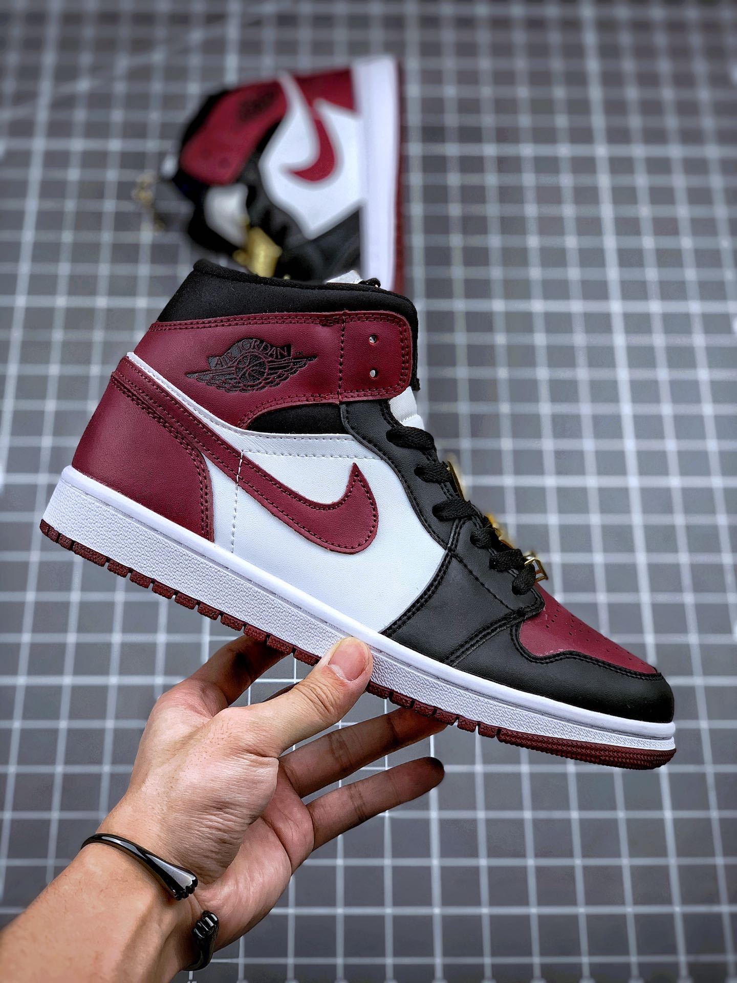 280 Air Jordan 1 Mid 1985酒红