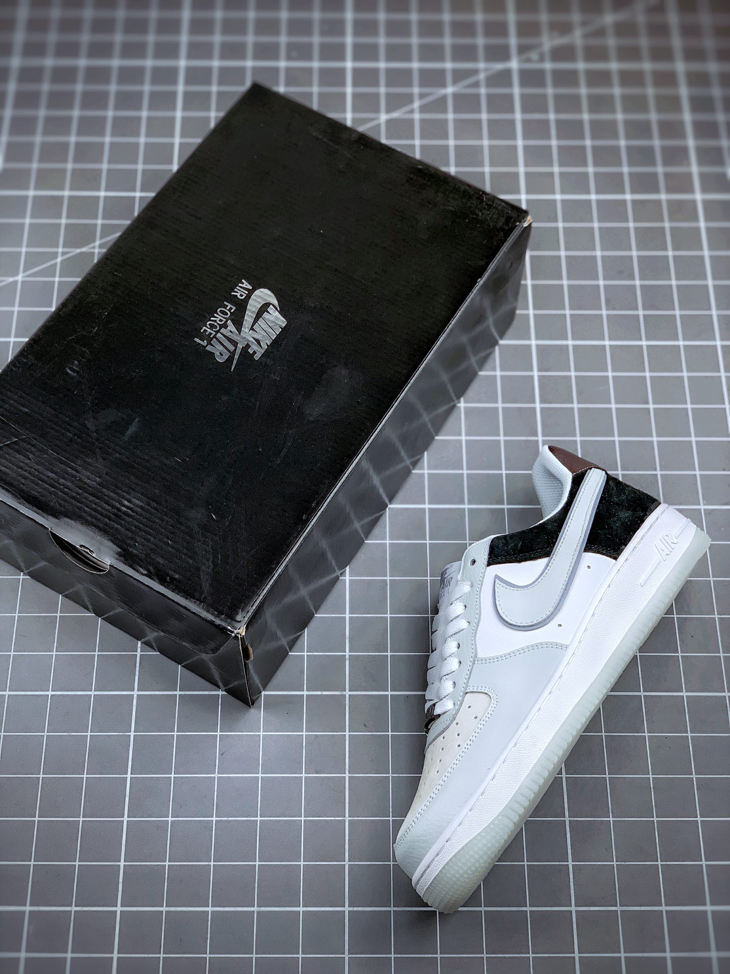 190 Nike Air Force 1 拼接风格 灰黑满天星 AO2425-201