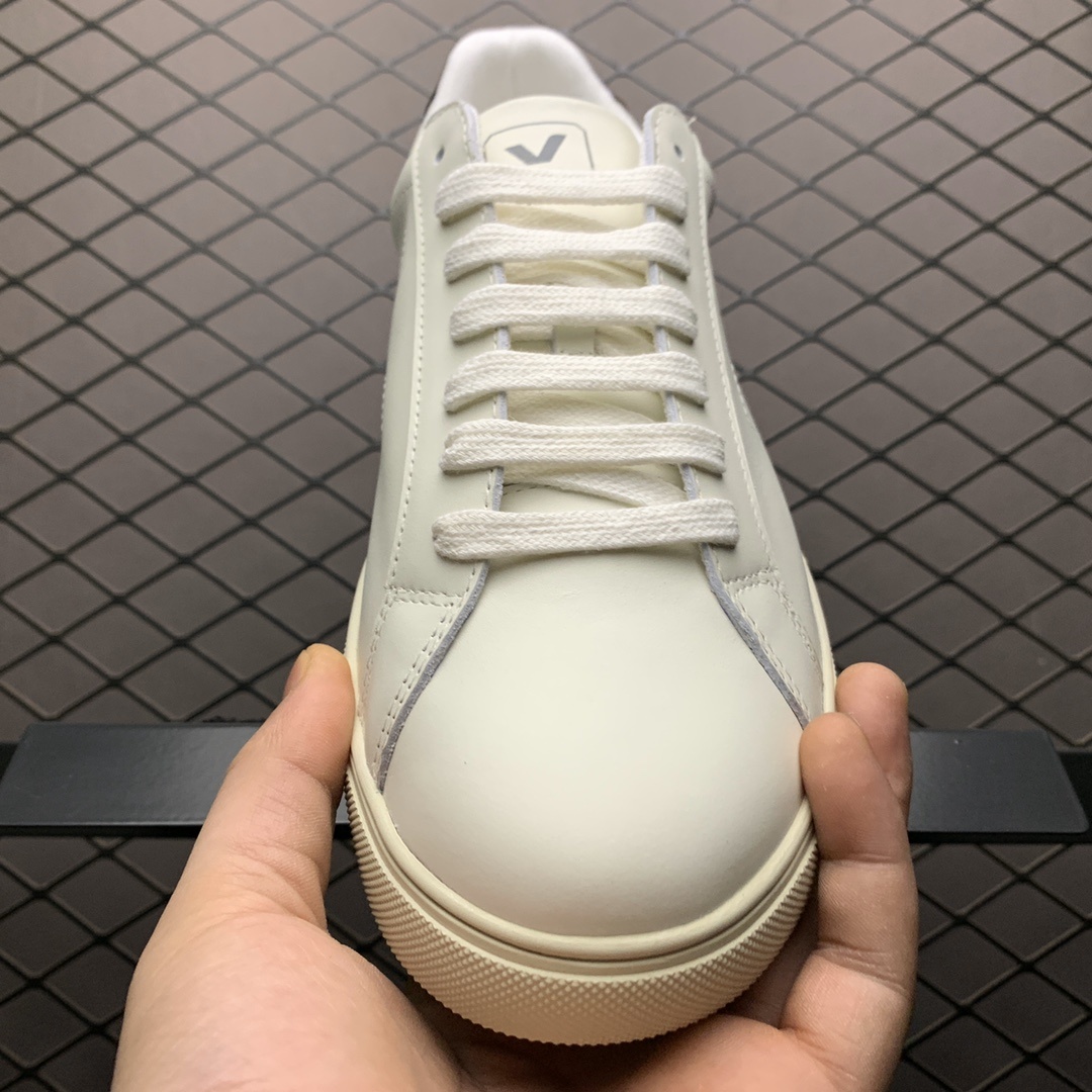 230 INS爆款 街拍频繁上镜 Veja Leather Extra Sneakers 法国国民V字经典小白板鞋-莆田鞋,莆田鞋货源,高仿鞋,高仿鞋货源,安福档口,莆田高仿鞋,莆田鞋批发,高仿鞋批发,莆田高仿运动鞋,高仿运动鞋,莆田运动鞋 230 INS爆款 街拍频繁上镜 Veja Leather Extra Sneakers 法国国民V字经典小白板鞋