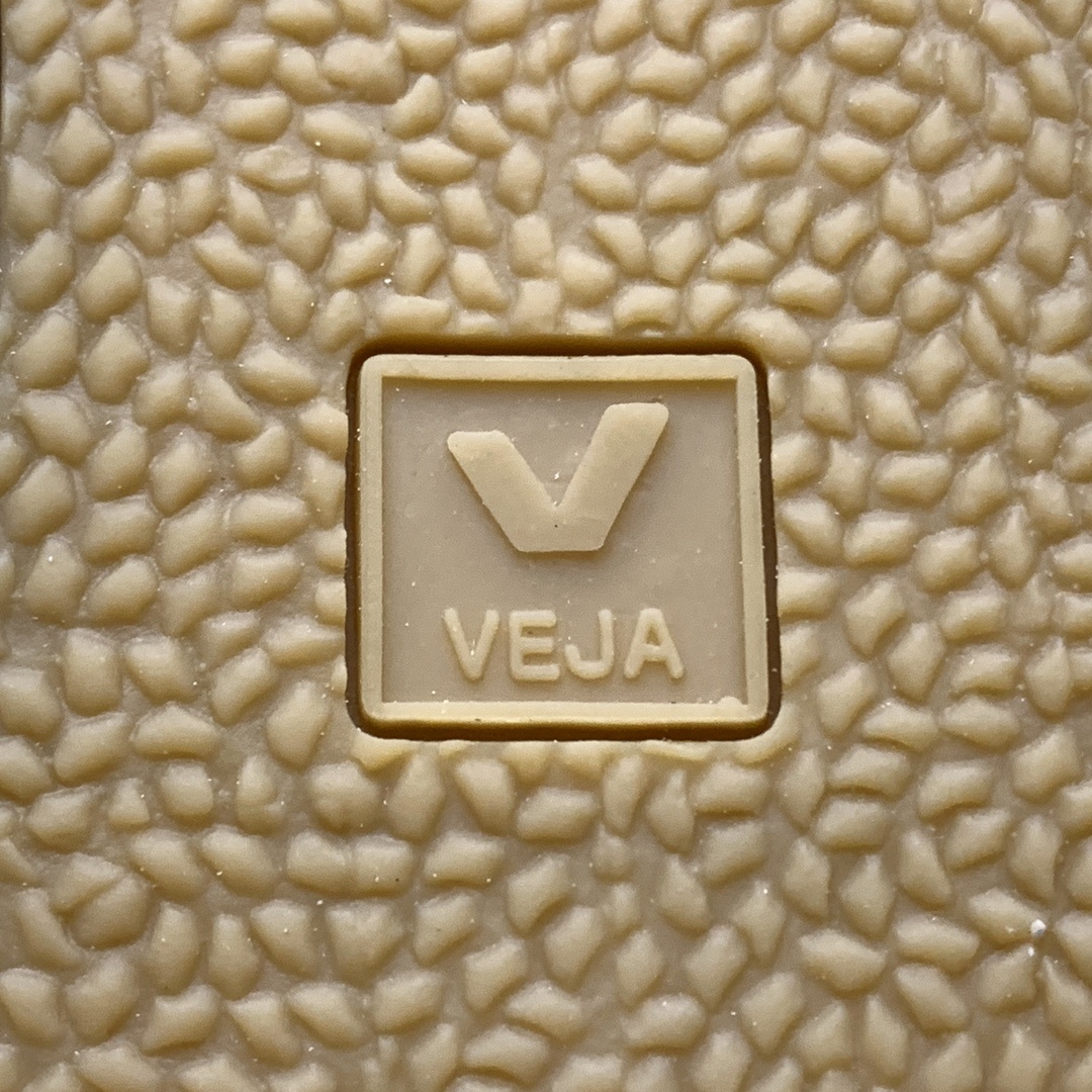 230 INS爆款 街拍频繁上镜 Veja Leather Extra Sneakers 法国国民V字经典小白板鞋 春季入夏简约百搭款 全头层进口牛皮-莆田鞋,莆田鞋货源,高仿鞋,高仿鞋货源,安福档口,莆田高仿鞋,莆田鞋批发,高仿鞋批发,莆田高仿运动鞋,高仿运动鞋,莆田运动鞋 230 INS爆款 街拍频繁上镜 Veja Leather Extra Sneakers 法国国民V字经典小白板鞋 春季入夏简约百搭款 全头层进口牛皮