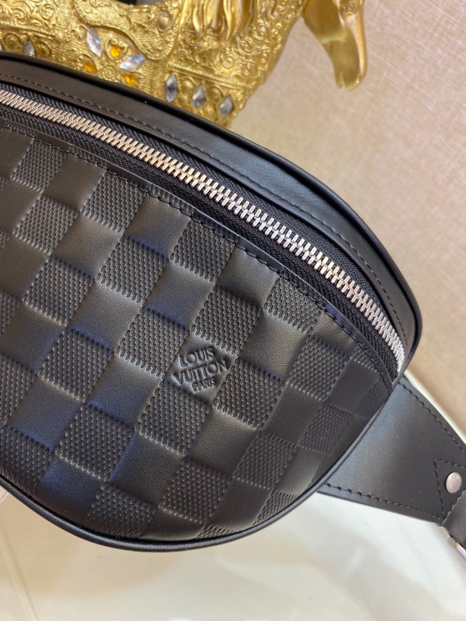 Louis Vuitton Dopp Kit Black casual