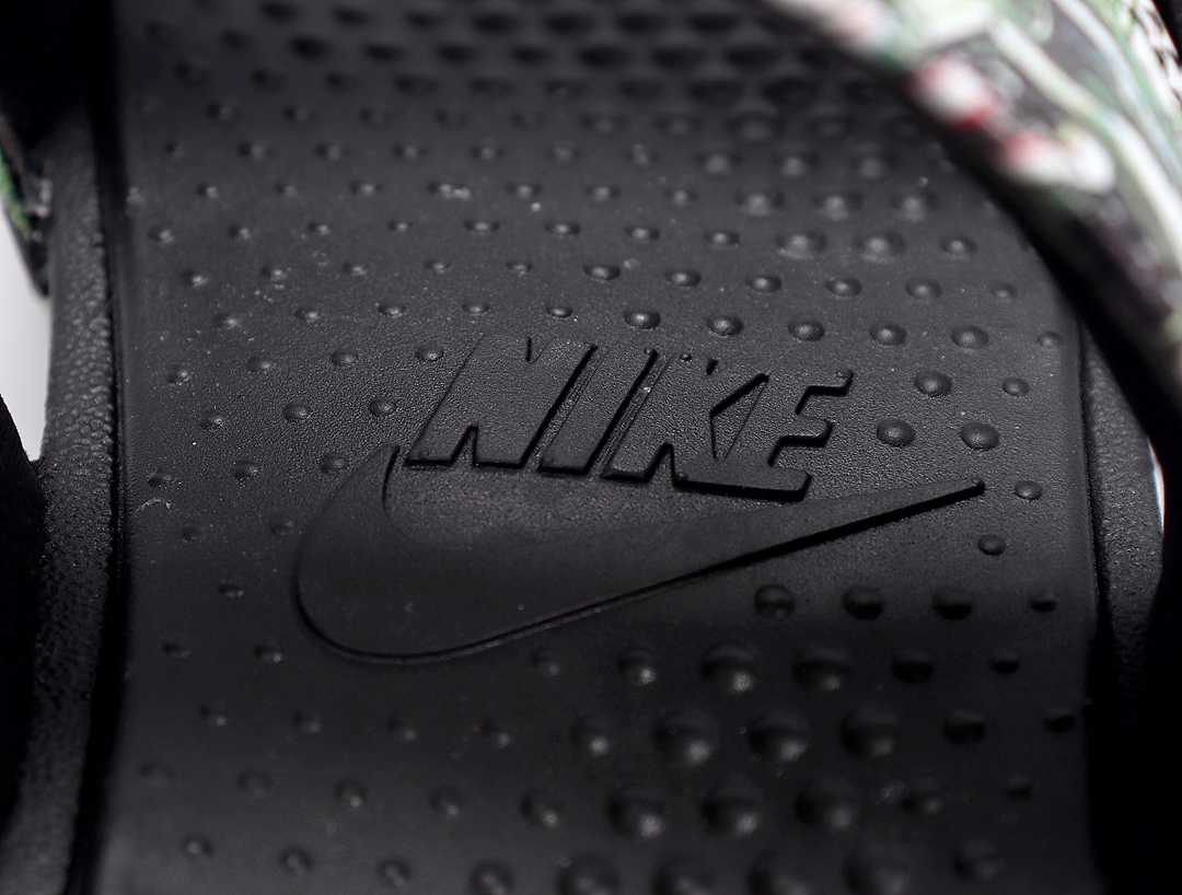 80 Nike Benassi DUO Ultra Slide 耐克忍者拖 819717-003 黑绿扎染