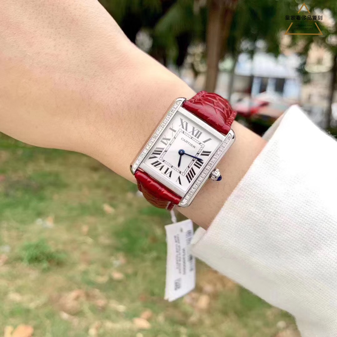 Cartier 卡地亚坦克系列 ，超爱